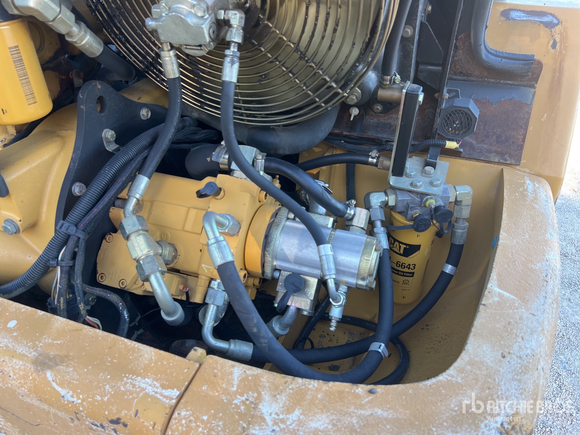 2001 Caterpillar 906