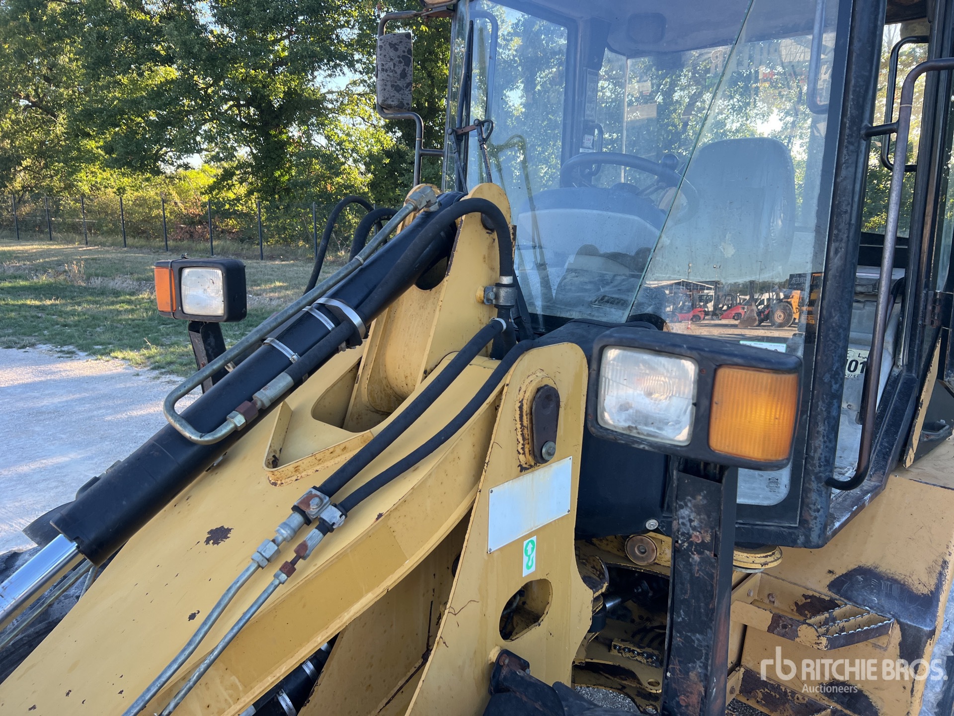 2001 Caterpillar 906