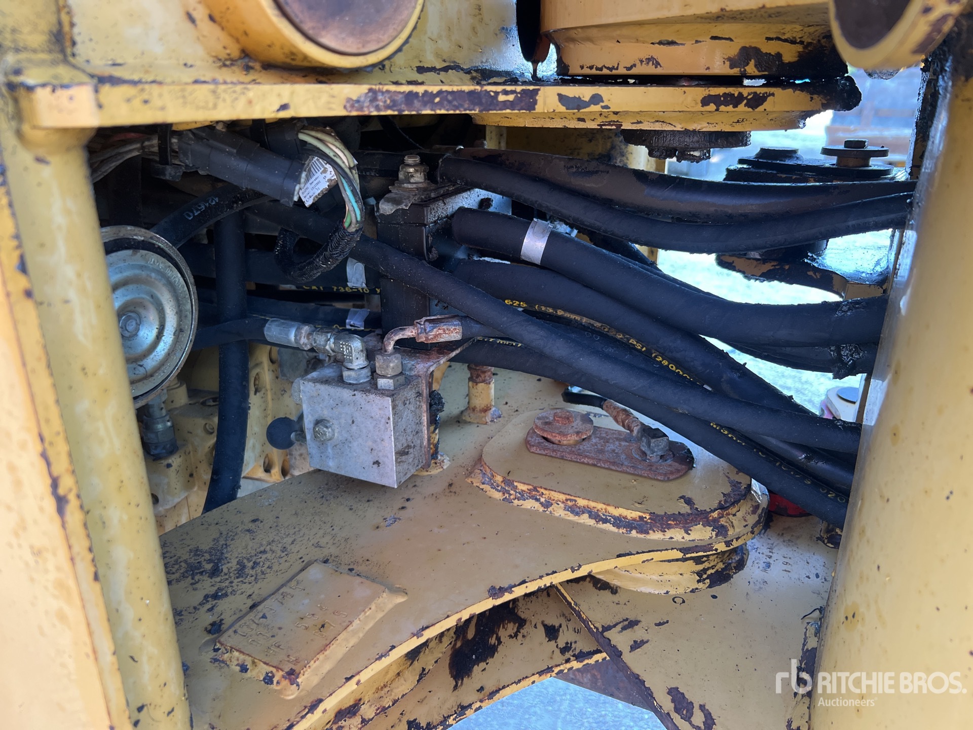 2001 Caterpillar 906