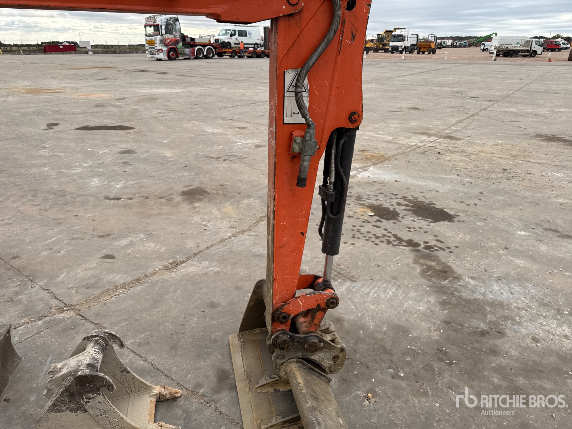 2017 Hitachi ZX19U-5