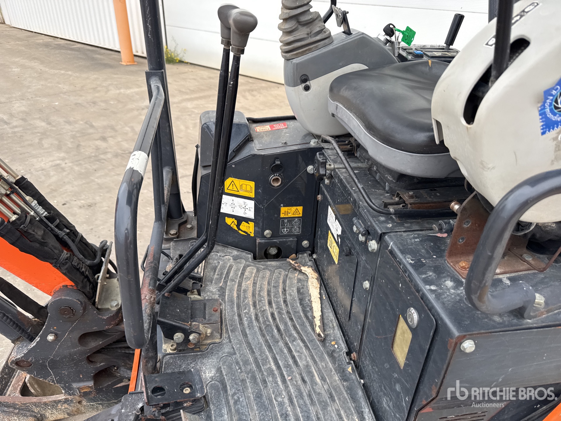 2017 Hitachi ZX19U-5