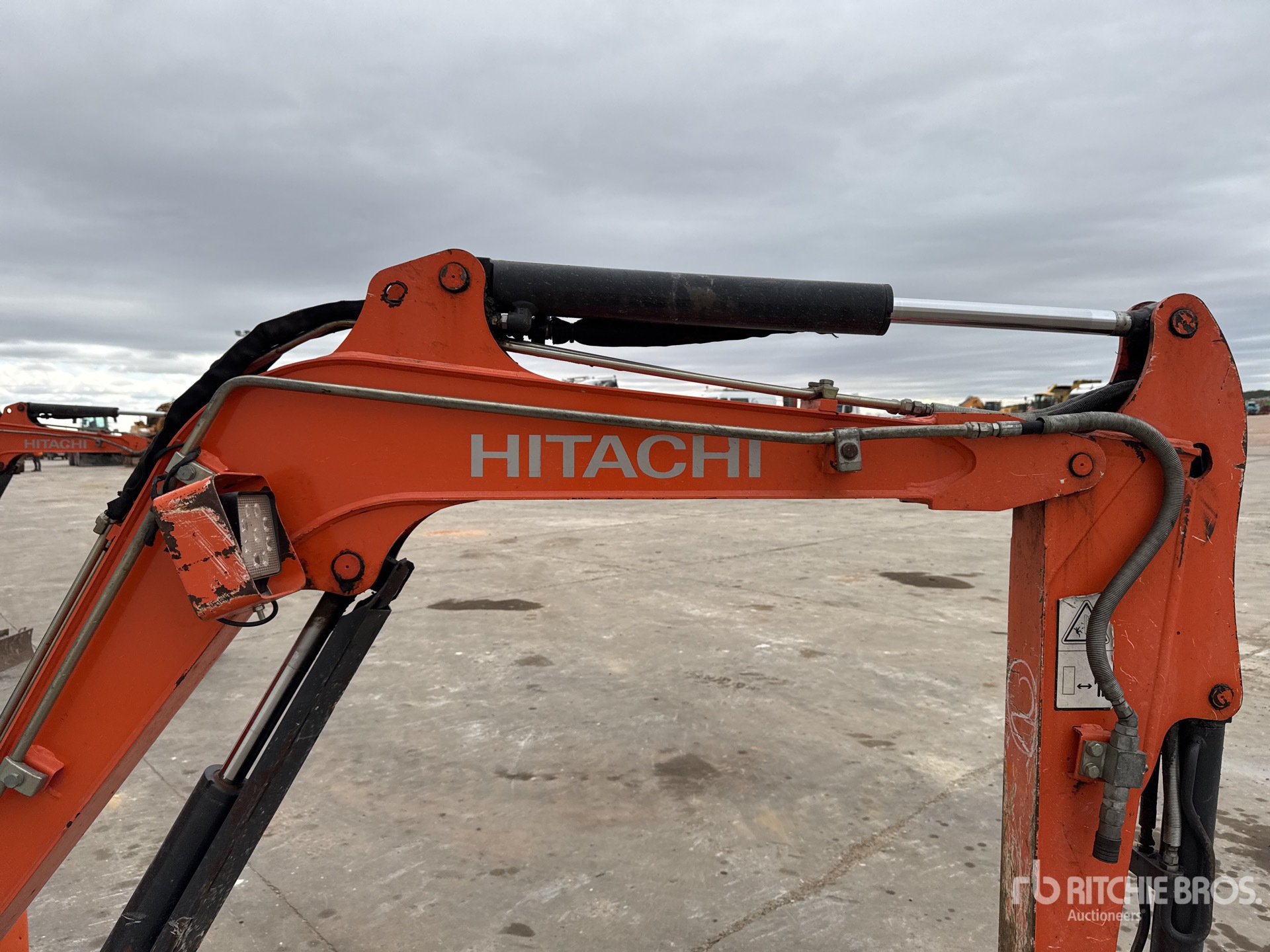 2017 Hitachi ZX19U-5