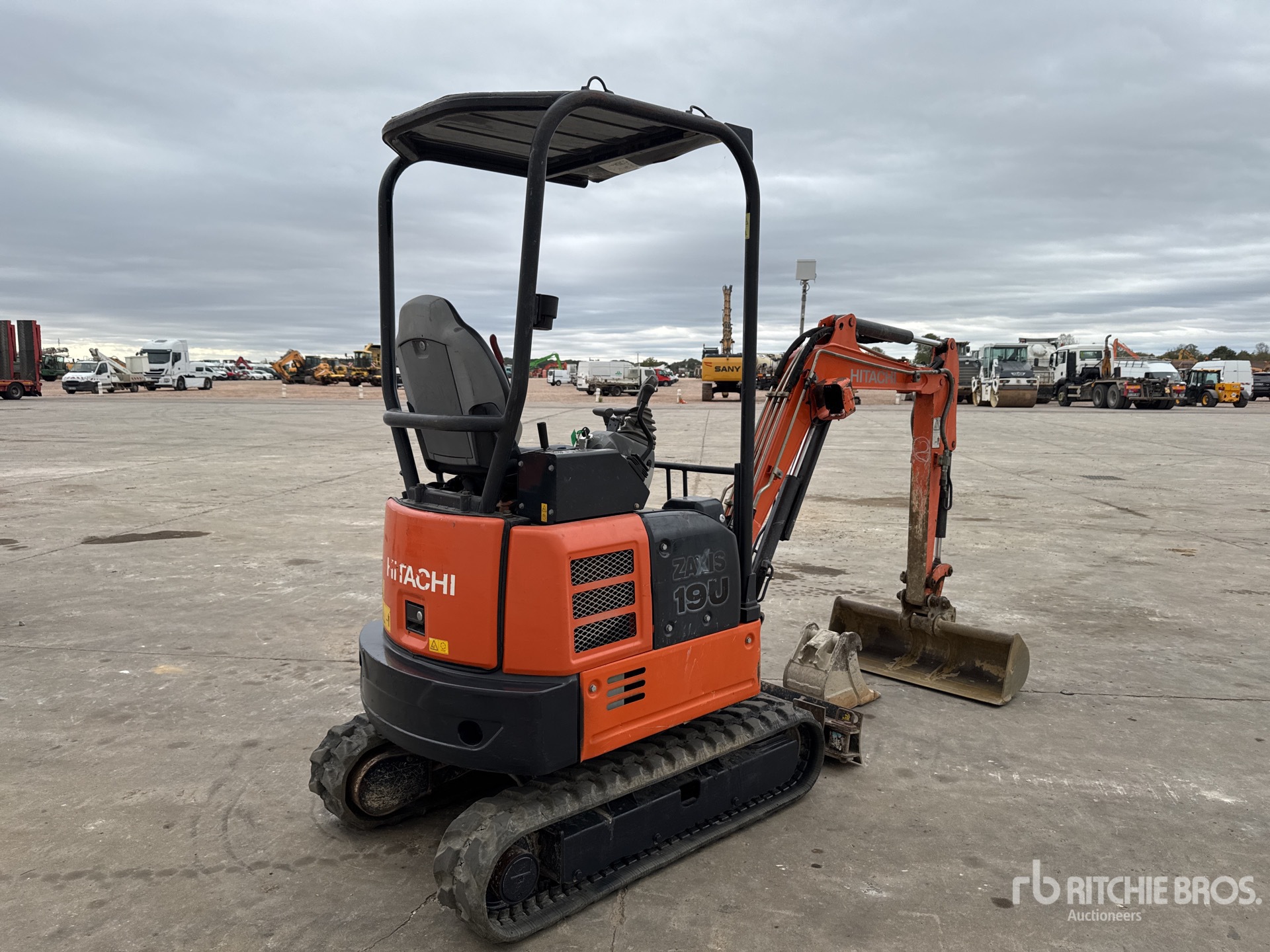 2017 Hitachi ZX19U-5