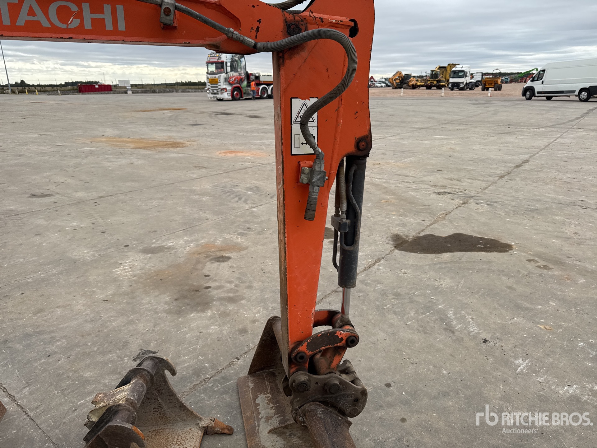2017 Hitachi ZX19U-5A YR