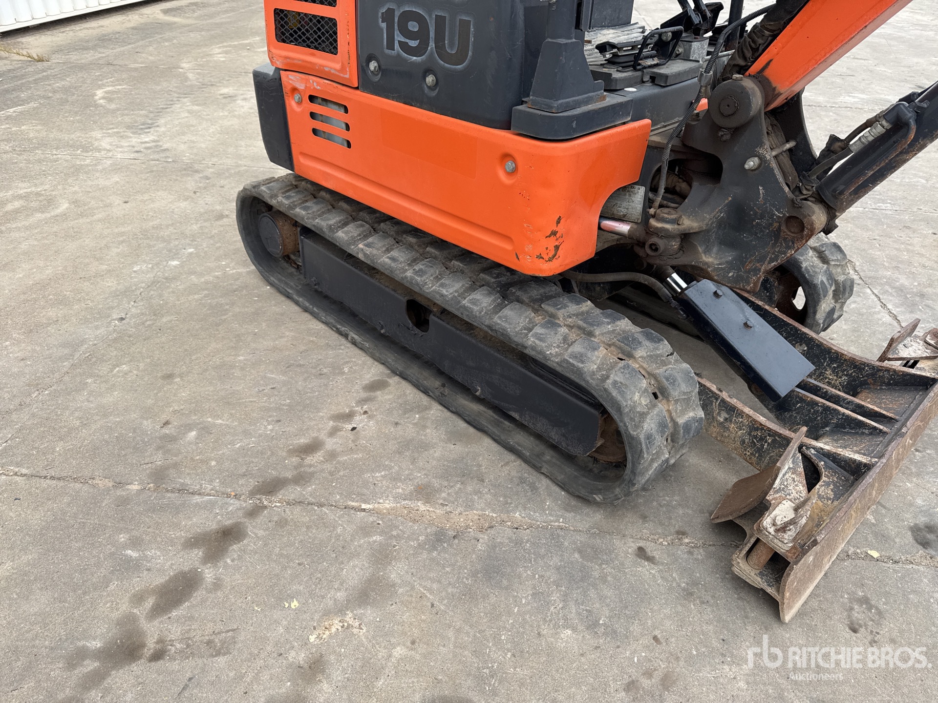 2017 Hitachi ZX19U-5A YR