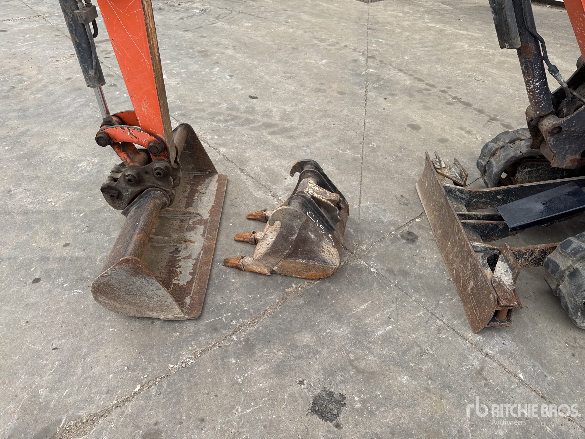 2017 Hitachi ZX19U-5A YR