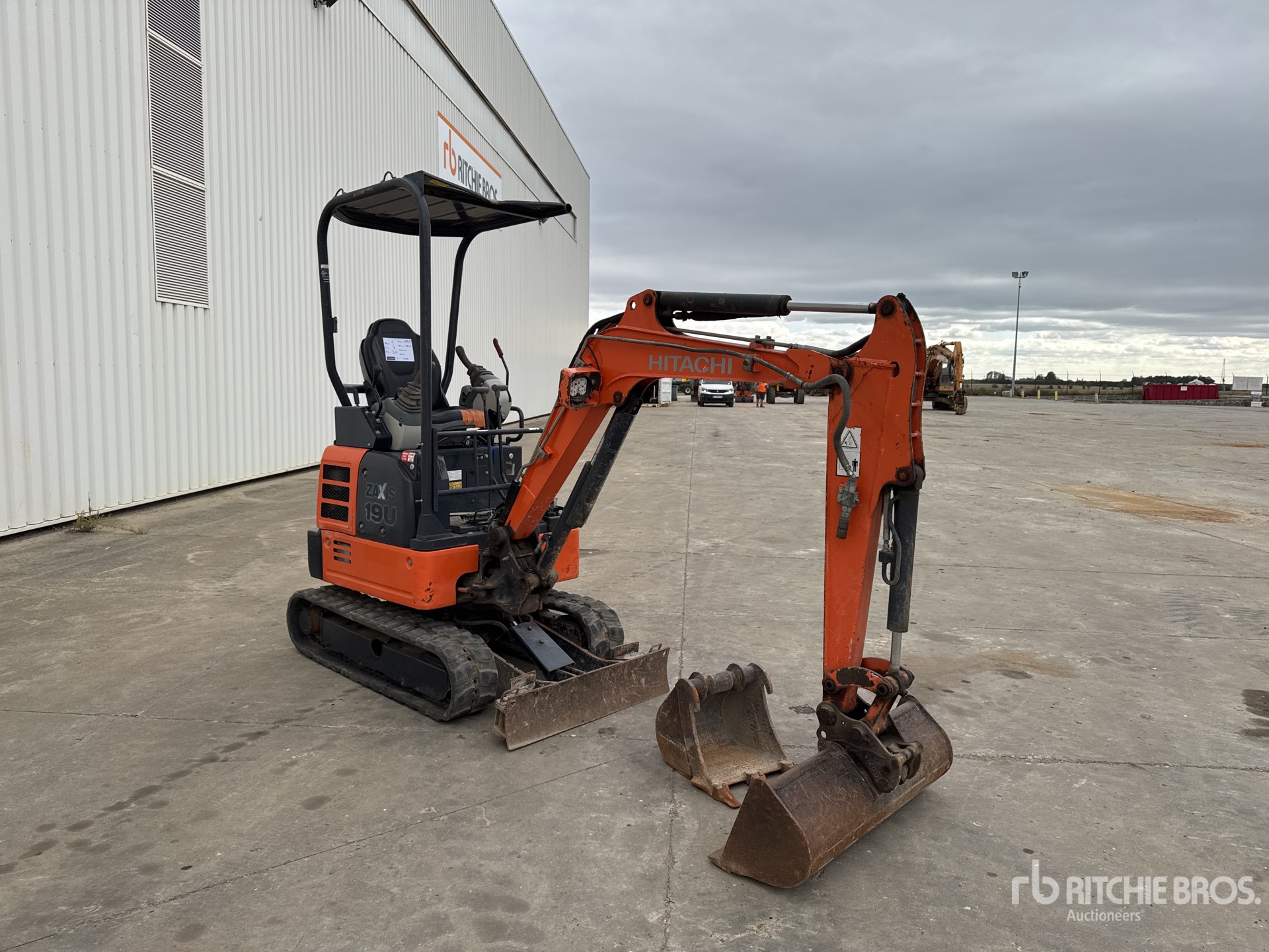 2017 Hitachi ZX19U-5A YR