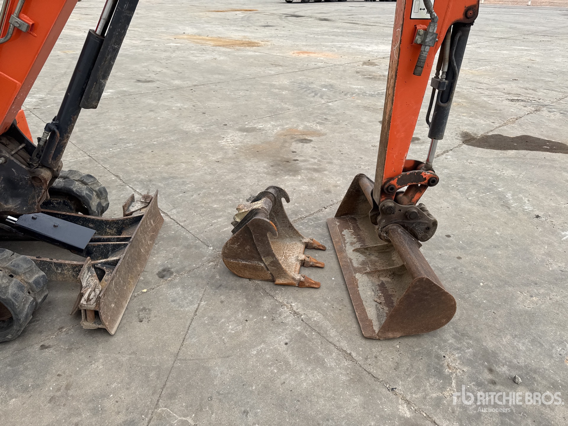 2017 Hitachi ZX19U-5A YR