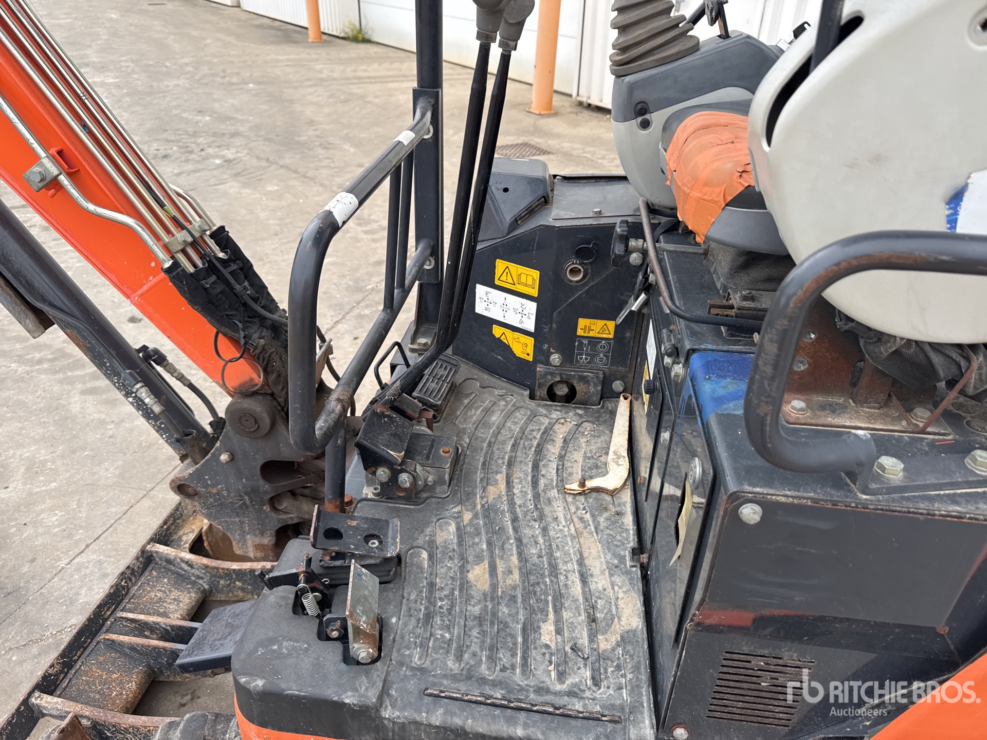 2017 Hitachi ZX19U-5A YR