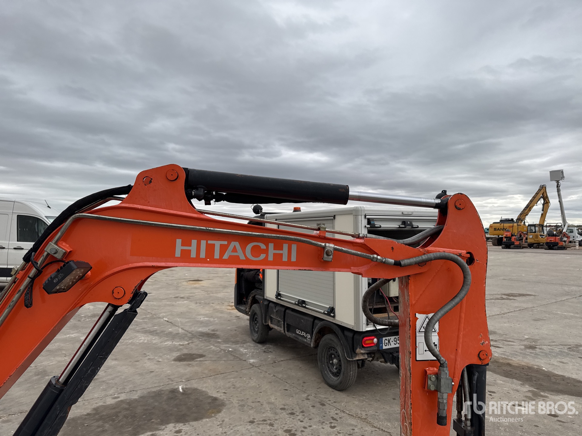 2017 Hitachi ZX19U-5A YR