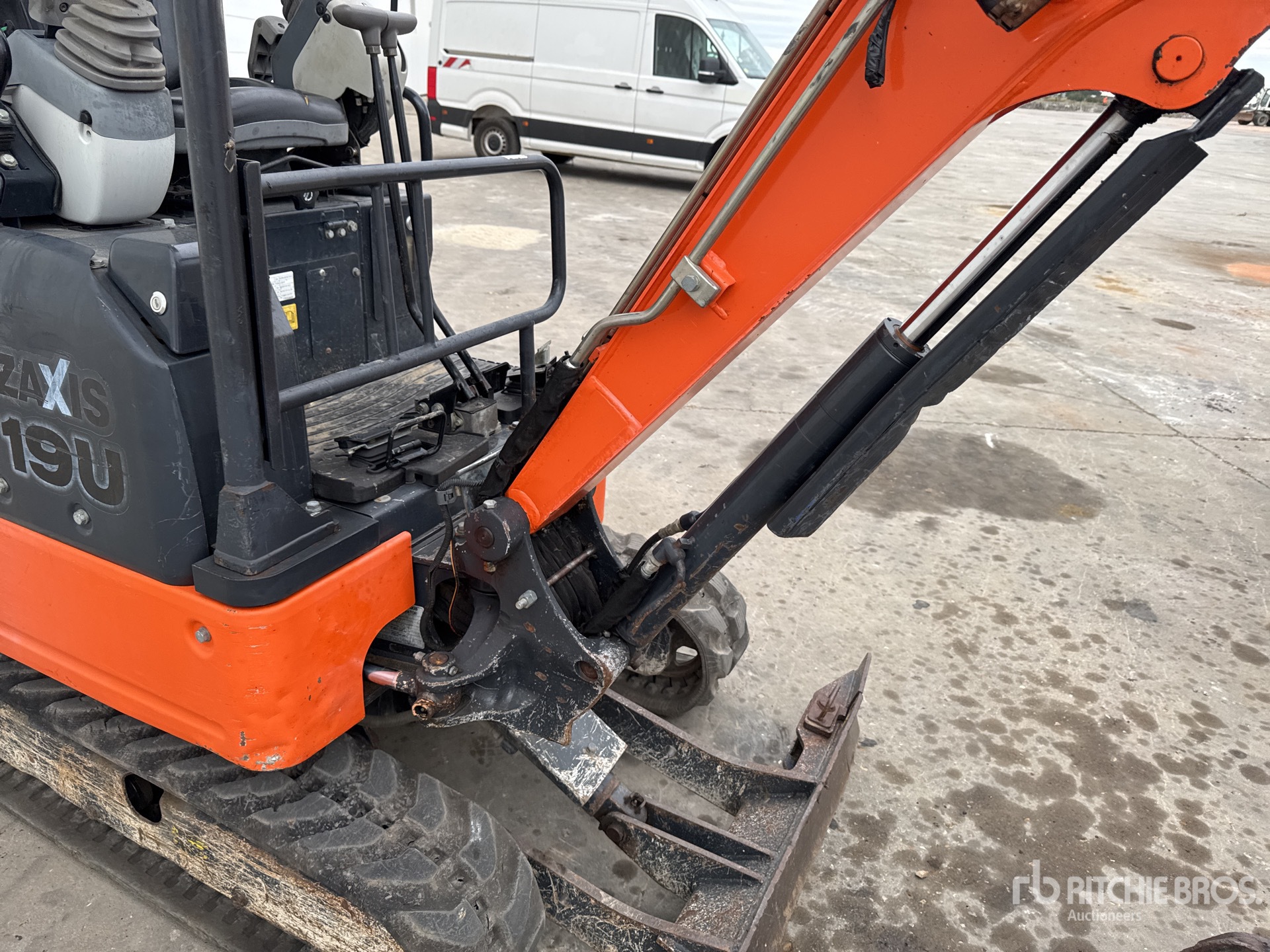 2017 Hitachi ZX19U-5A YR