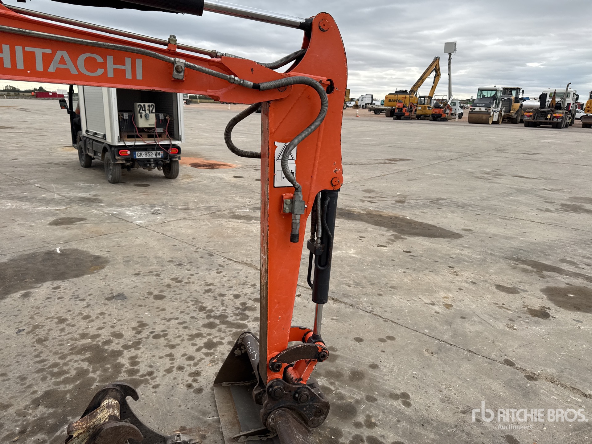 2017 Hitachi ZX19U-5A YR