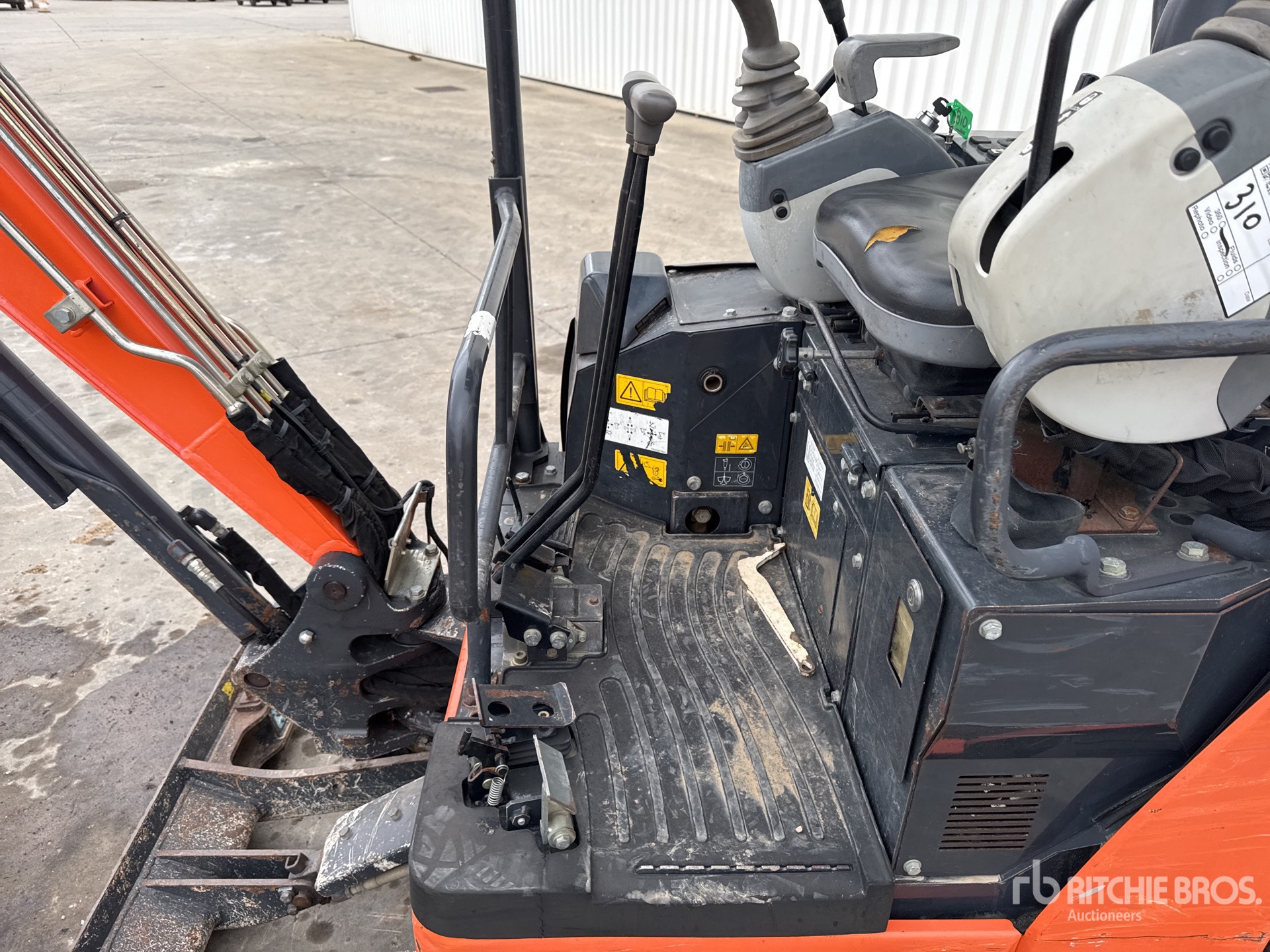 2017 Hitachi ZX19U-5A YR