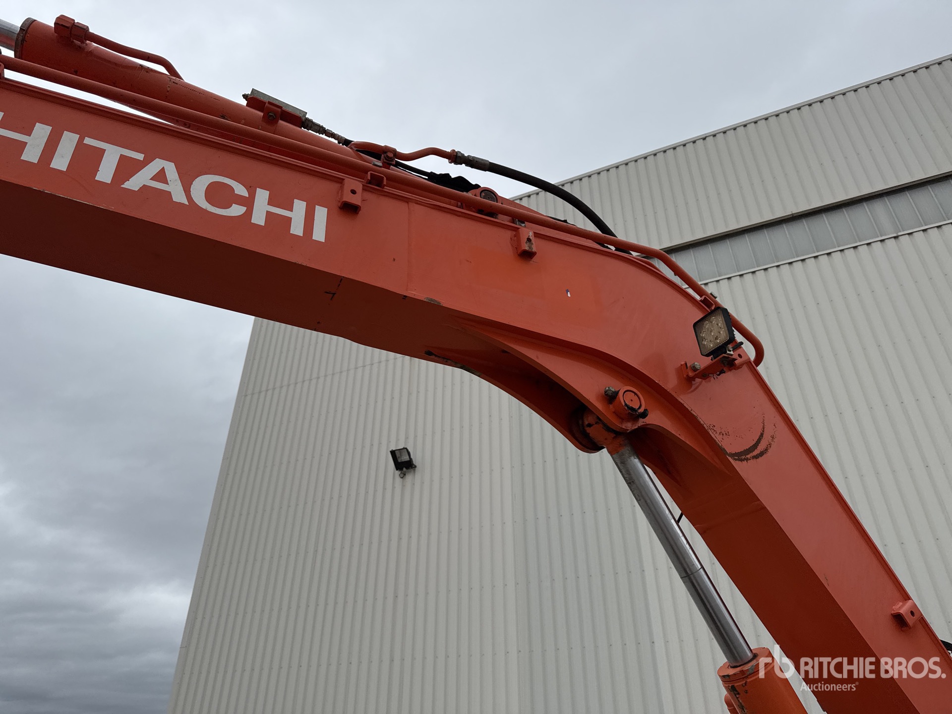 2018 Hitachi ZX85U