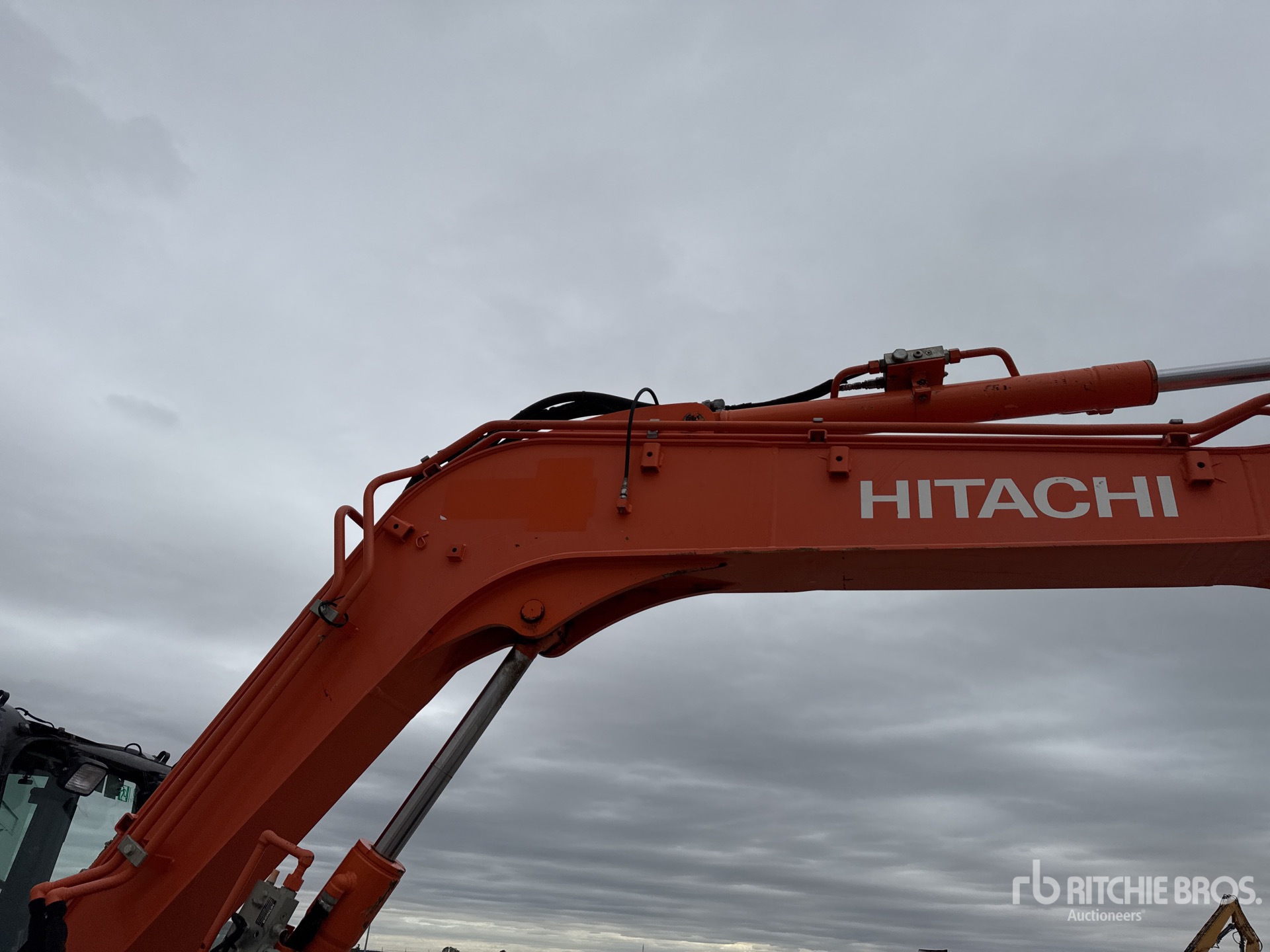 2018 Hitachi ZX85U