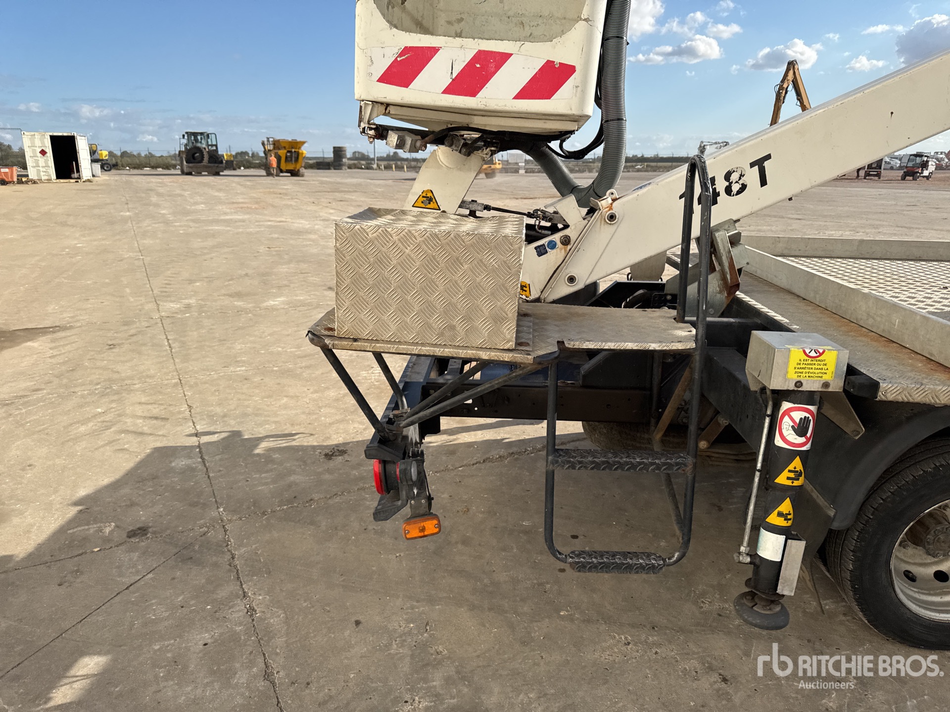 2012 Nissan CABSTAR 35.12