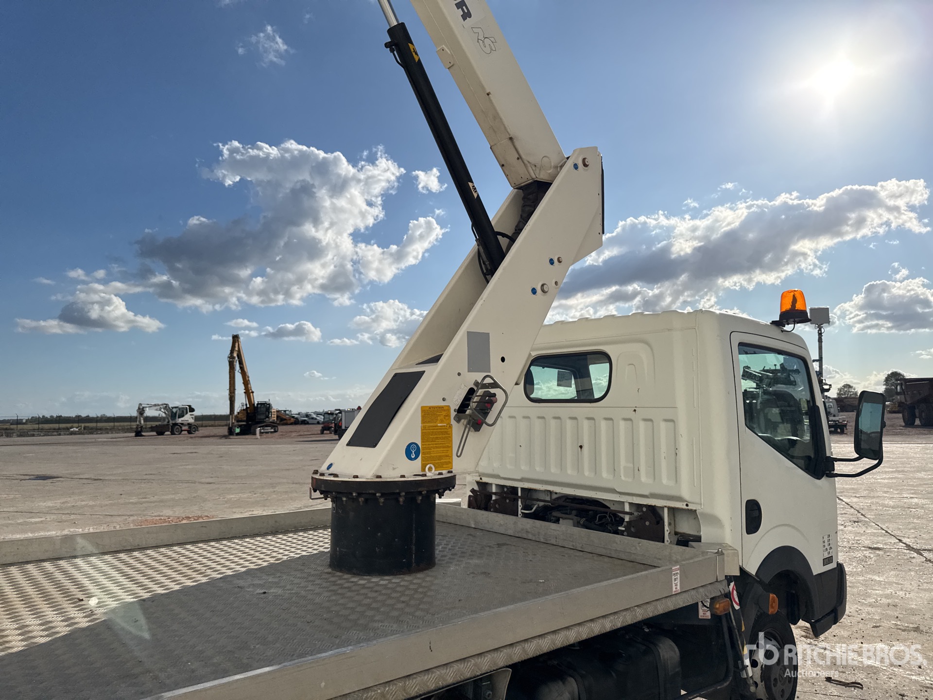 2012 Nissan CABSTAR 35.12