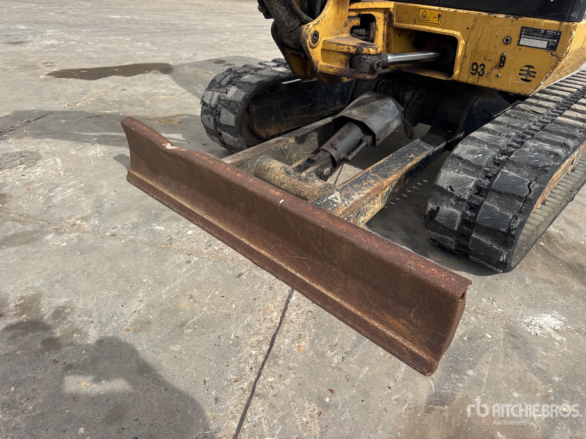2013 Caterpillar 302.7D CR
