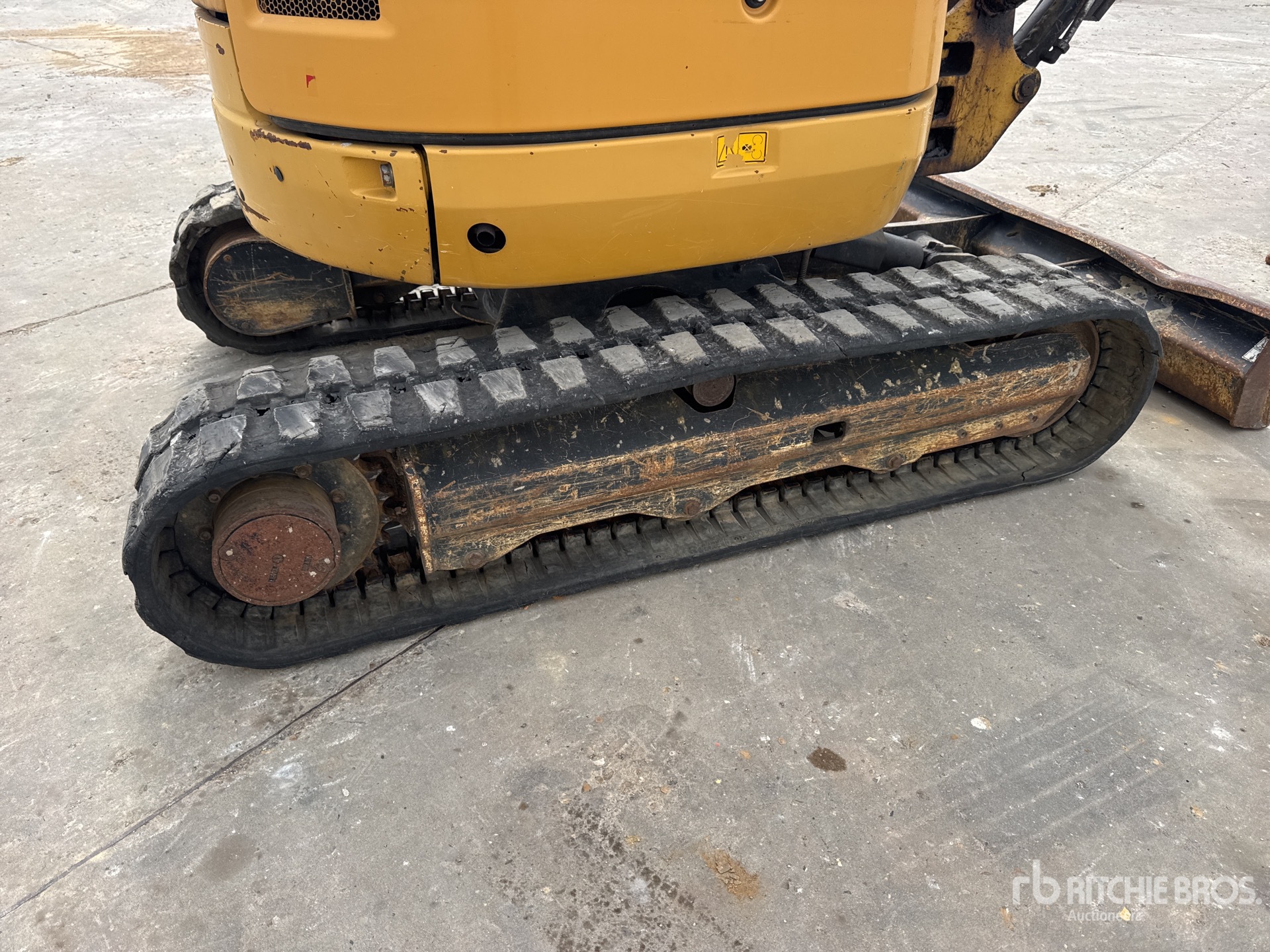 2013 Caterpillar 302.7D CR