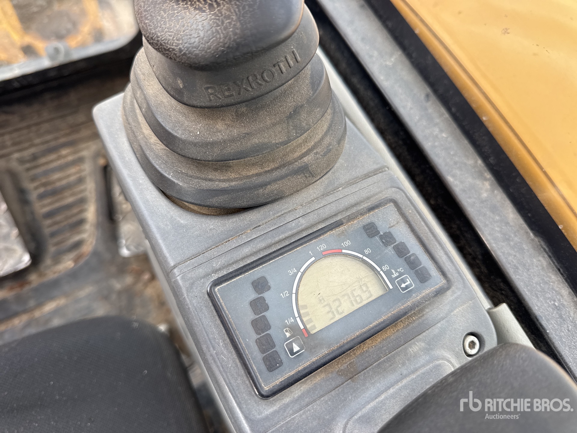 2013 Caterpillar 302.7D CR