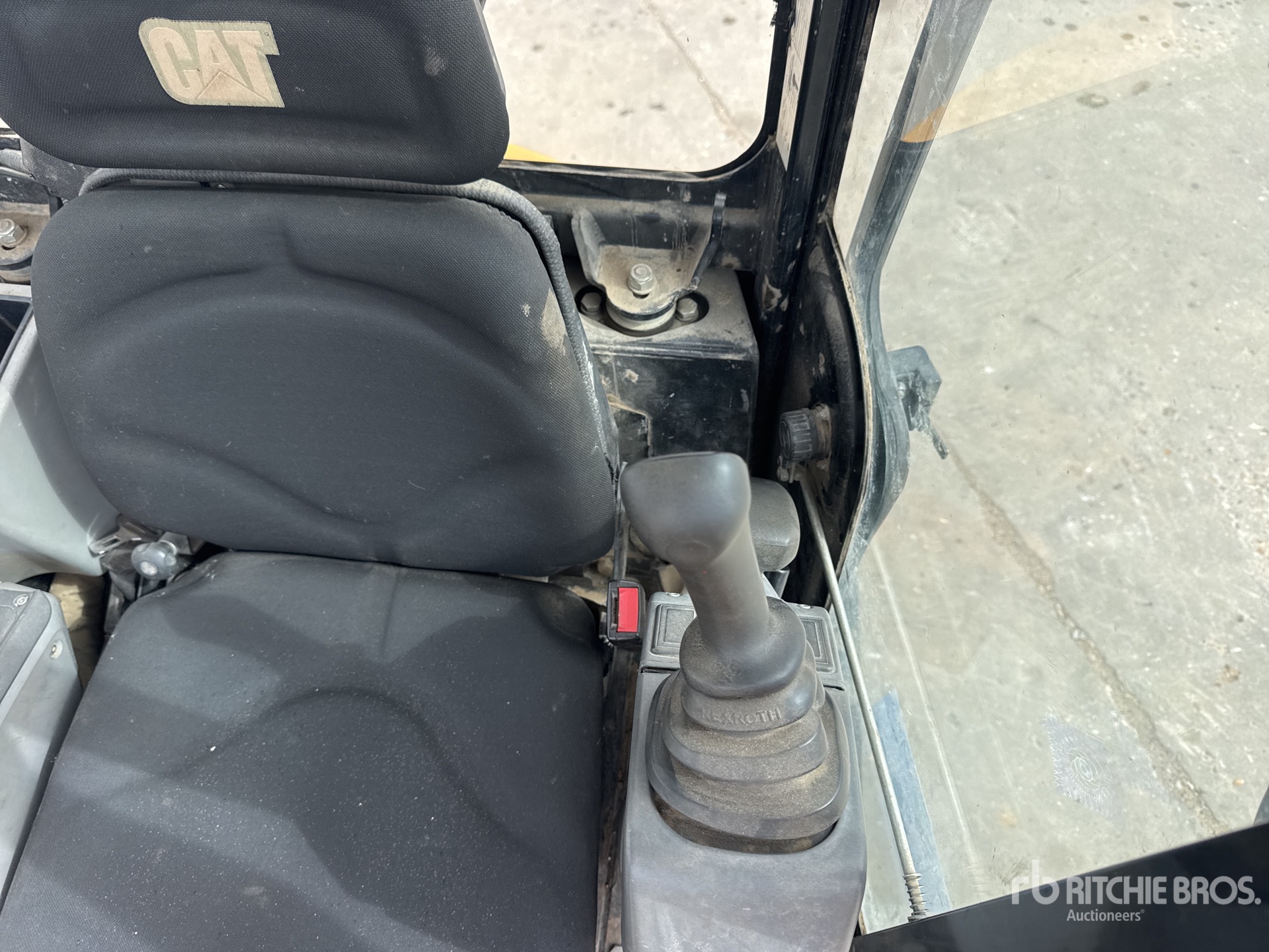 2013 Caterpillar 302.7D CR