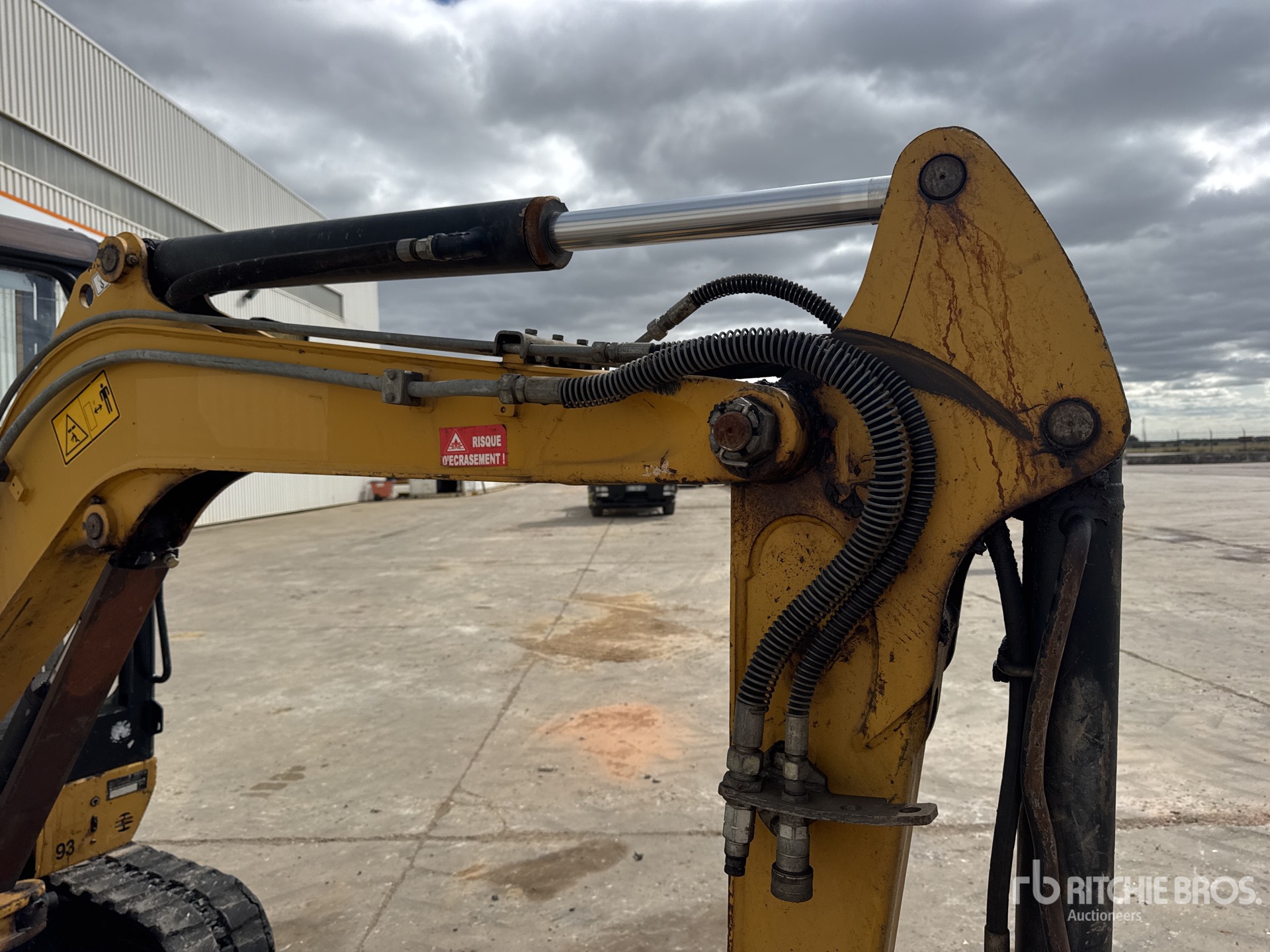 2013 Caterpillar 302.7D CR