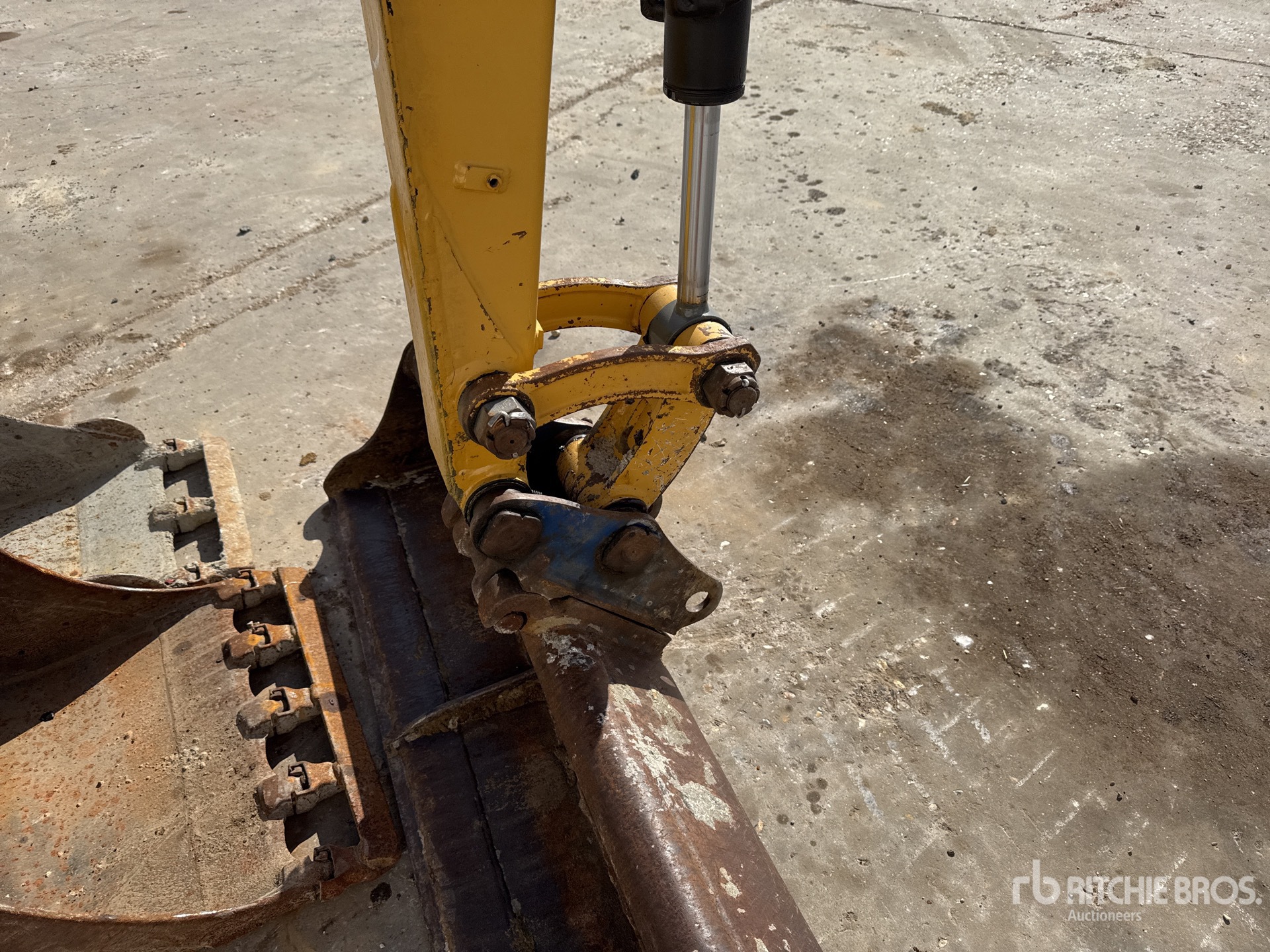 2013 Caterpillar 302.7D CR