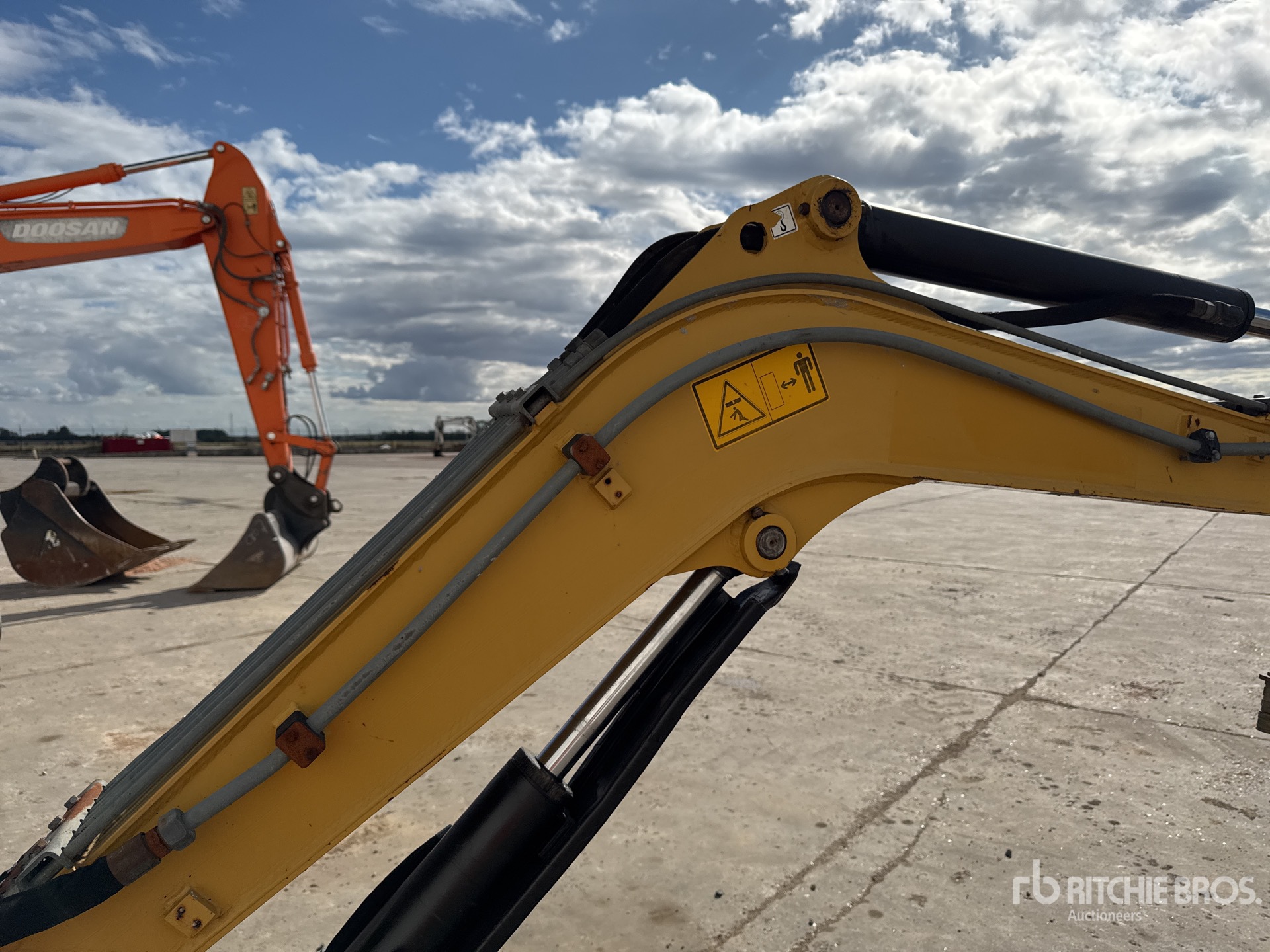2013 Caterpillar 302.7D CR