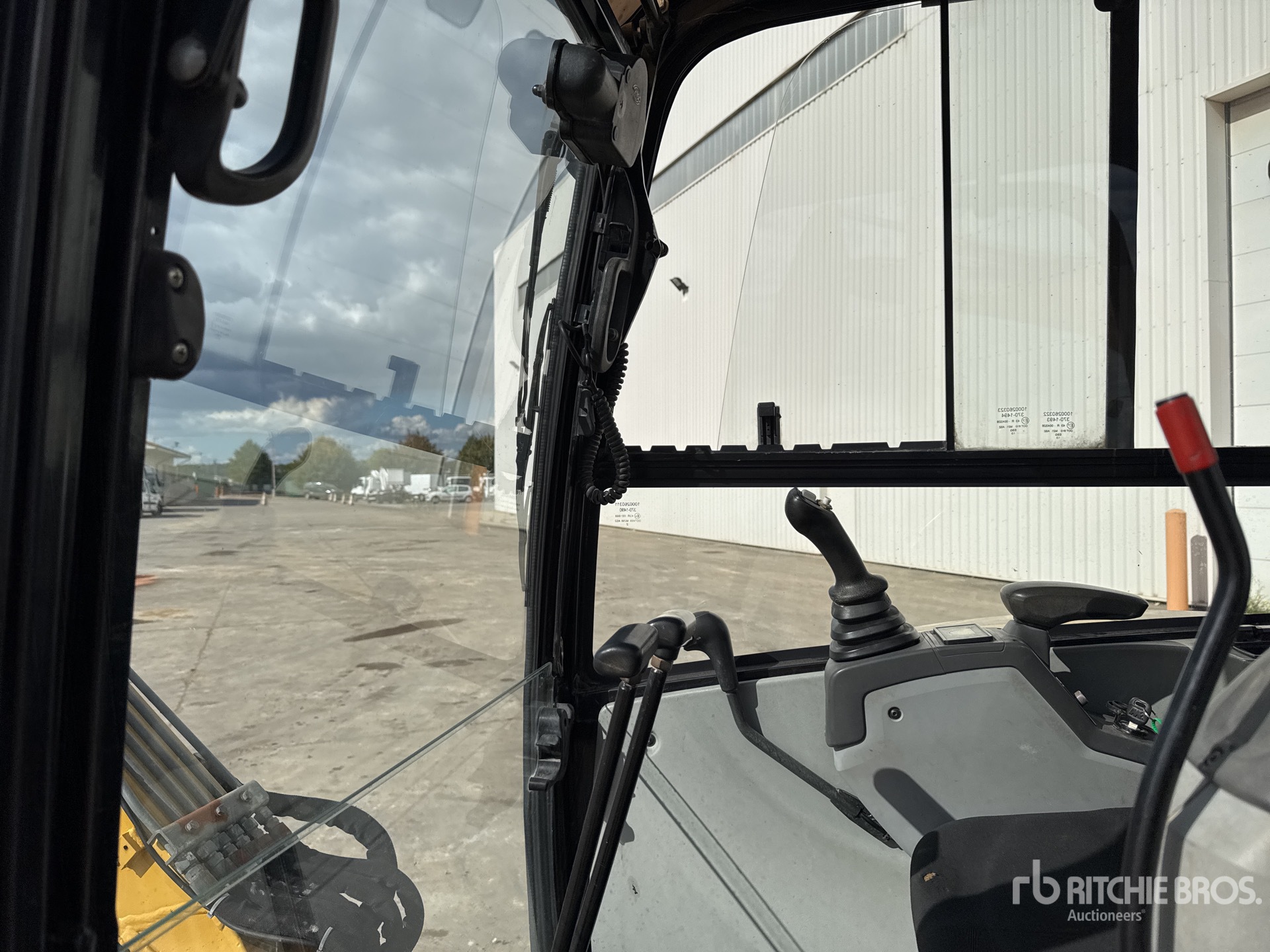 2013 Caterpillar 302.7D CR