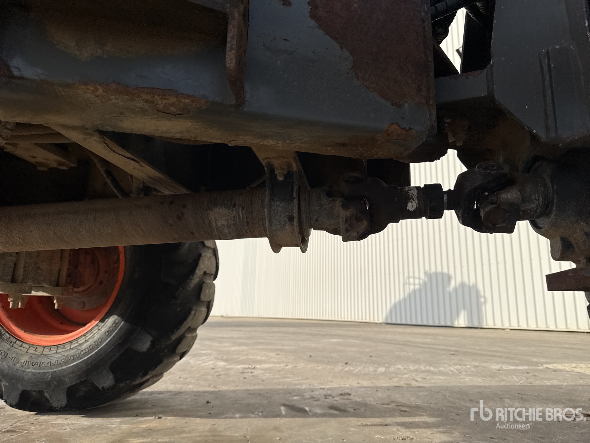 2013 Ausa D600APG