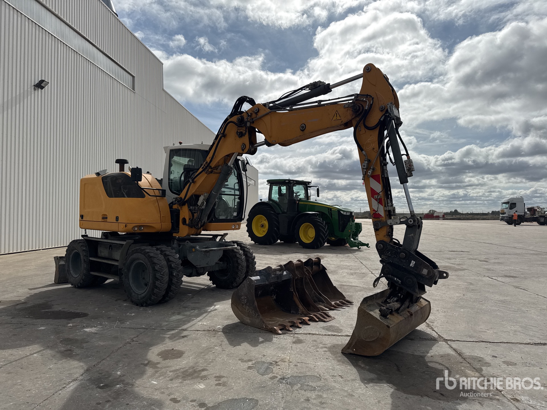 2013 Liebherr A910 COMPACT