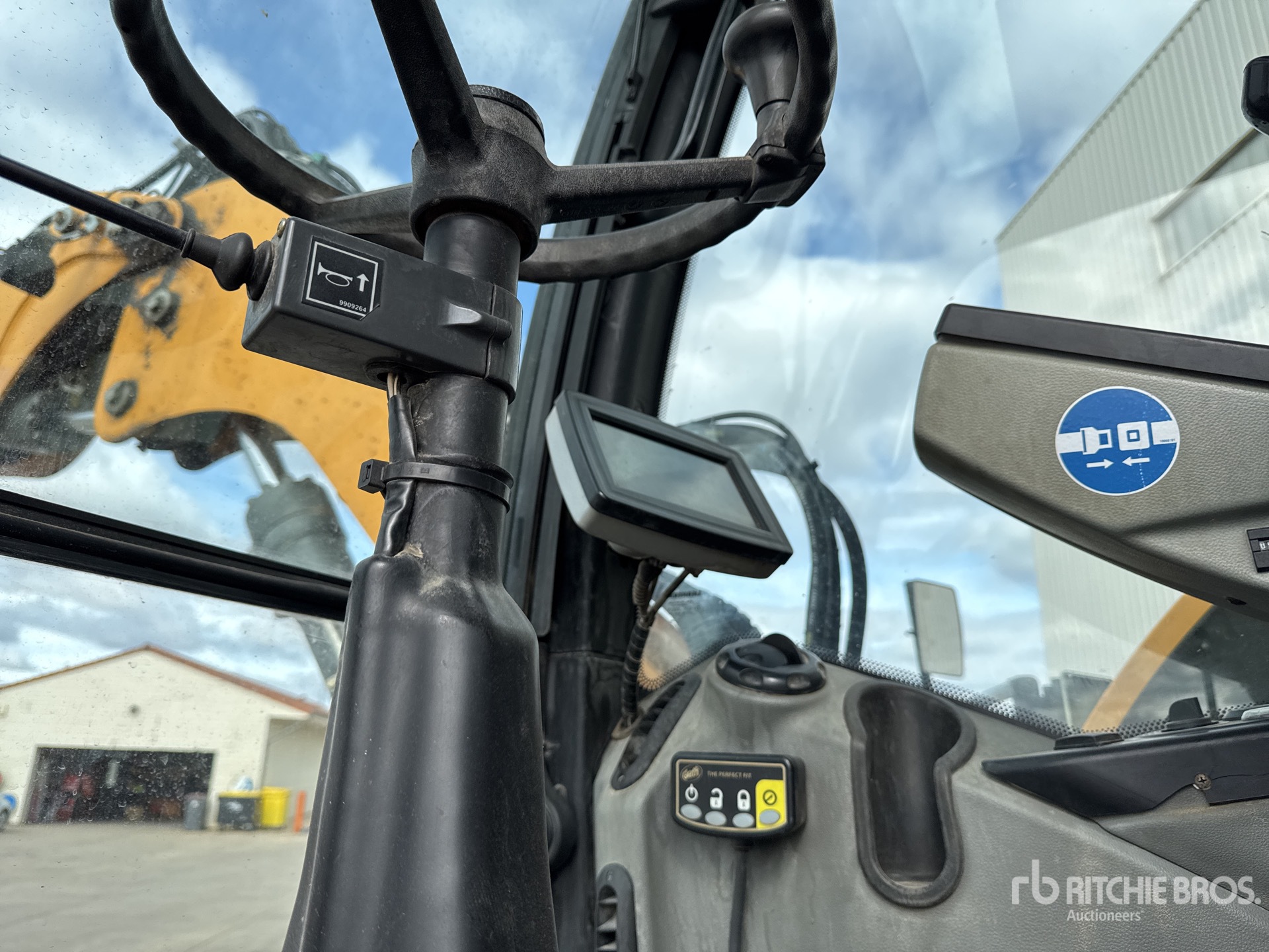 2013 Liebherr A910 COMPACT