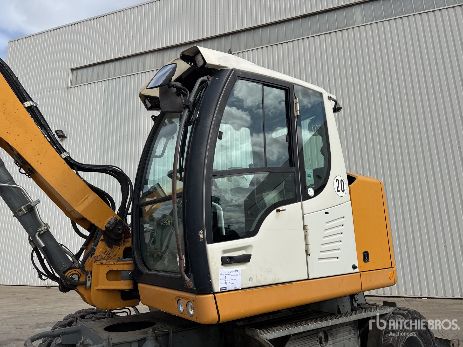 2013 Liebherr A910 COMPACT