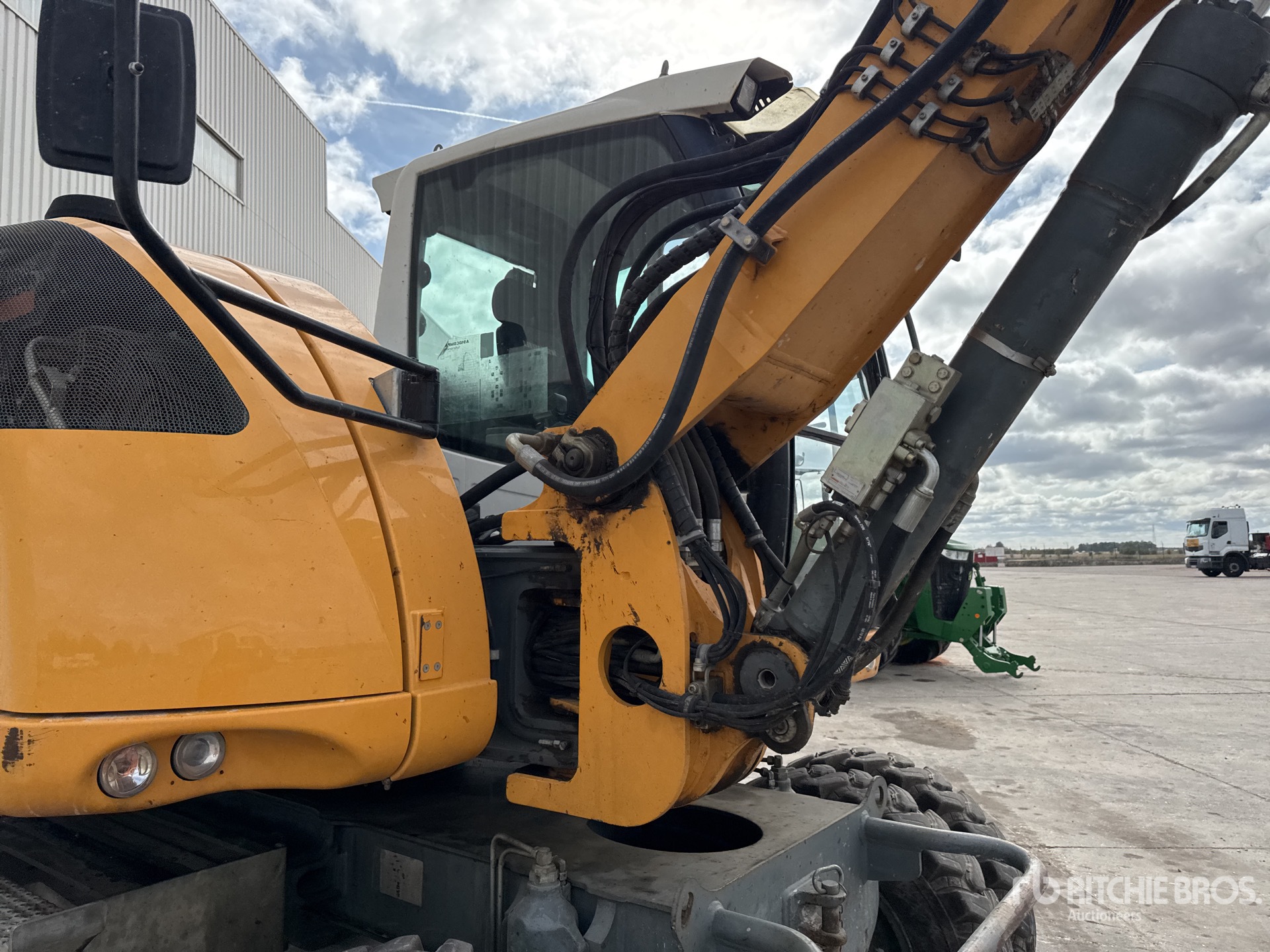 2013 Liebherr A910 COMPACT