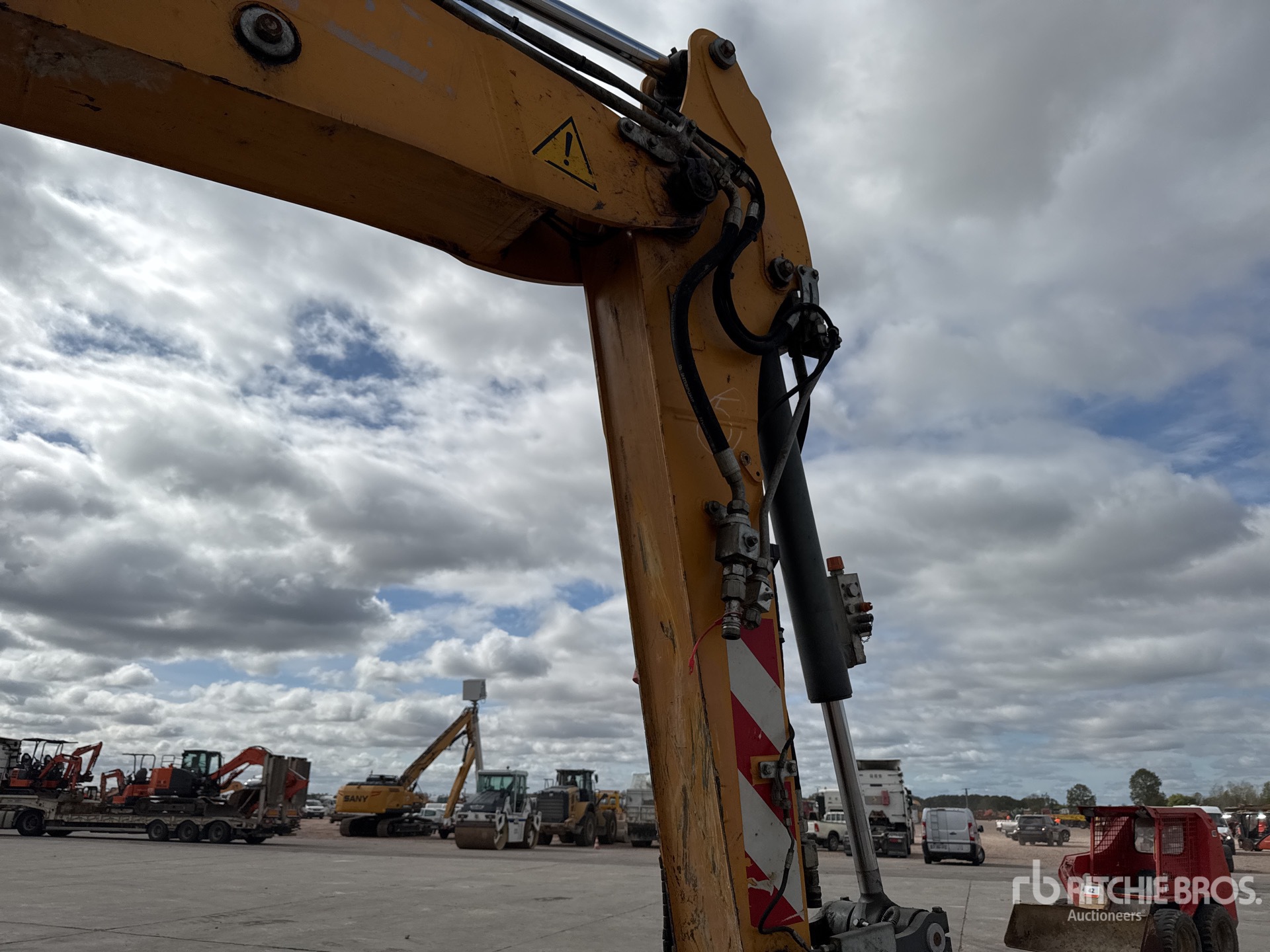 2013 Liebherr A910 COMPACT