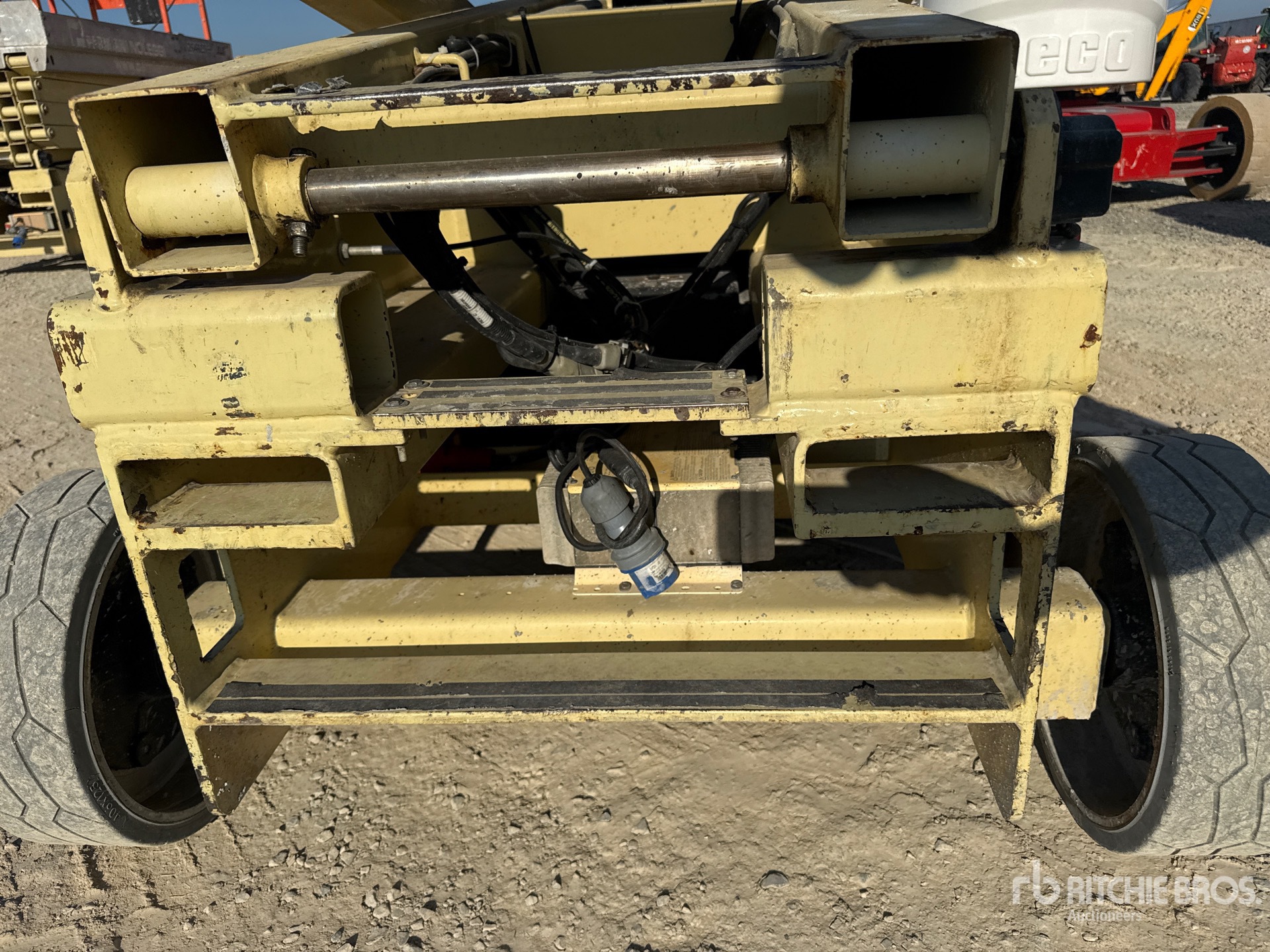 2006 JLG 3246ES