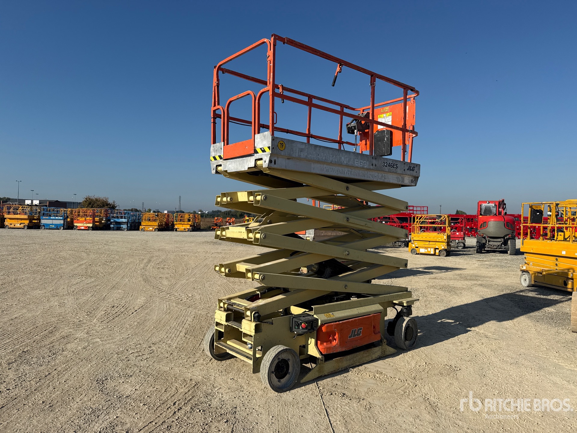 2006 JLG 3246ES