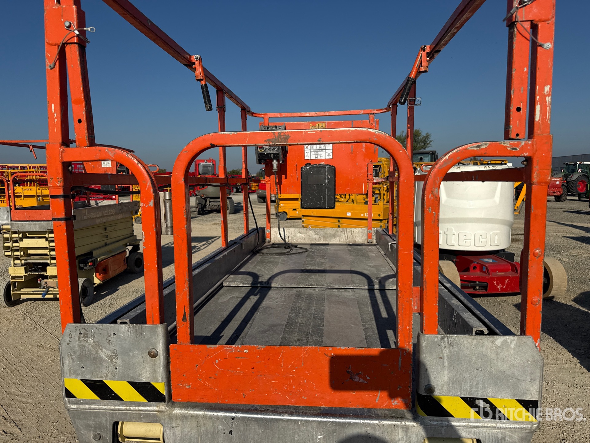 2006 JLG 3246ES