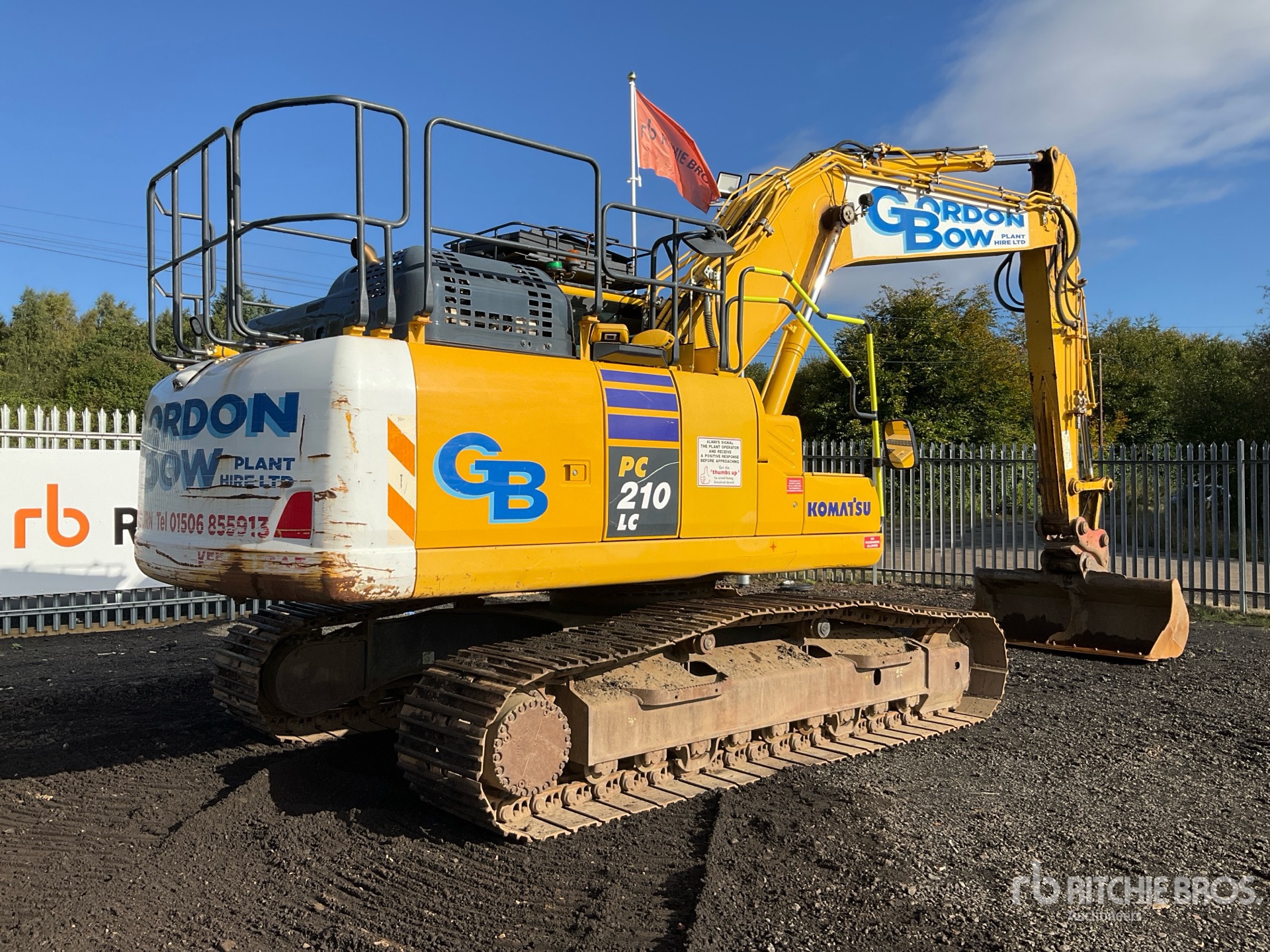 2021 Komatsu PC210LC-11E0
