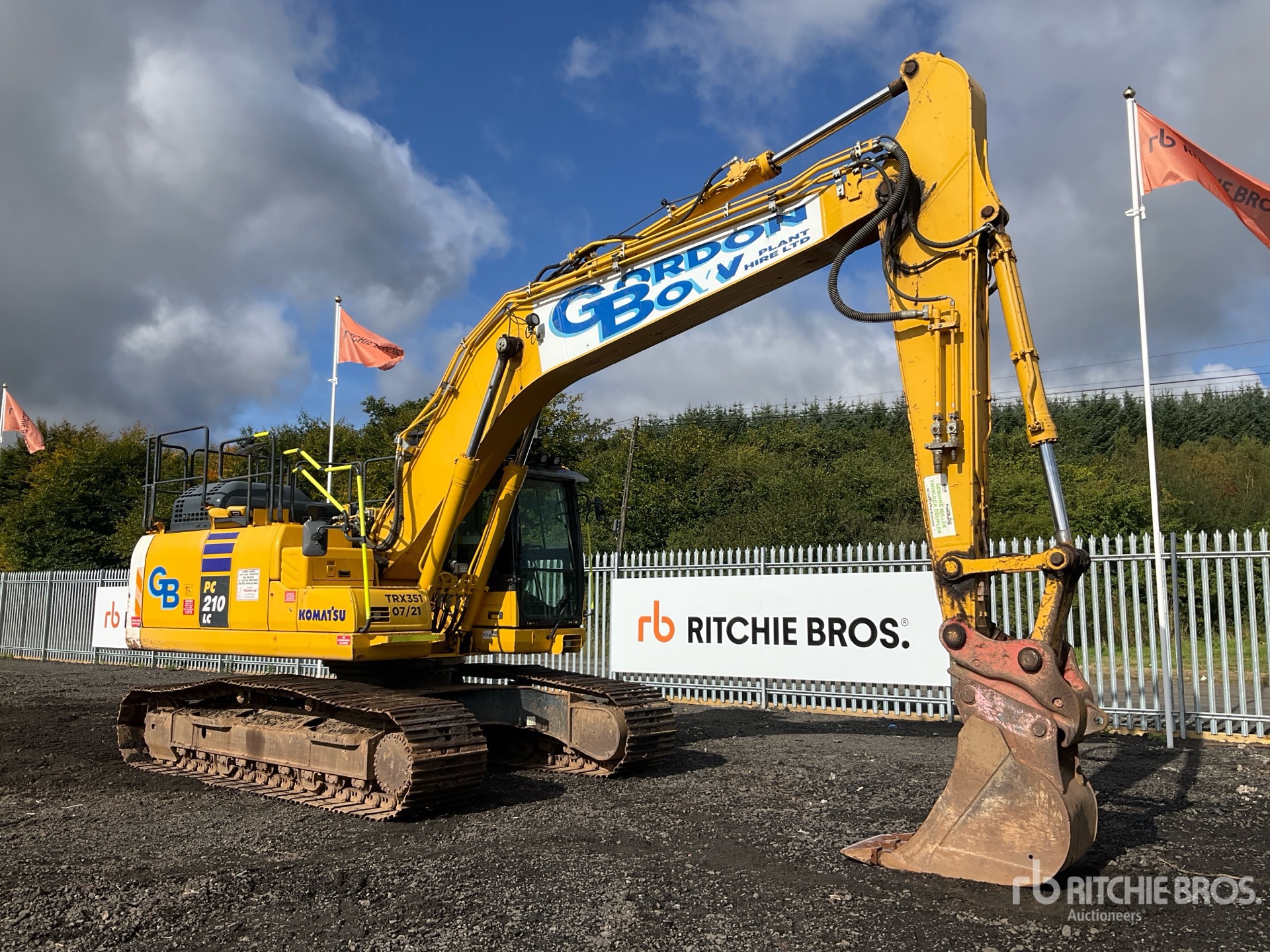 2021 Komatsu PC210LC-11E0