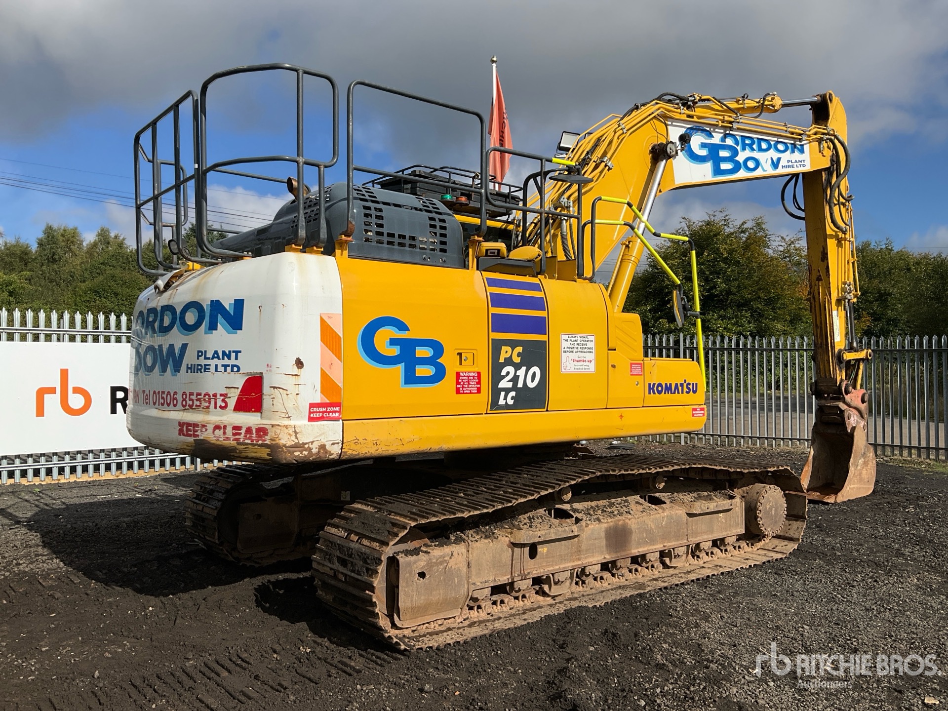 2021 Komatsu PC210LC-11E0