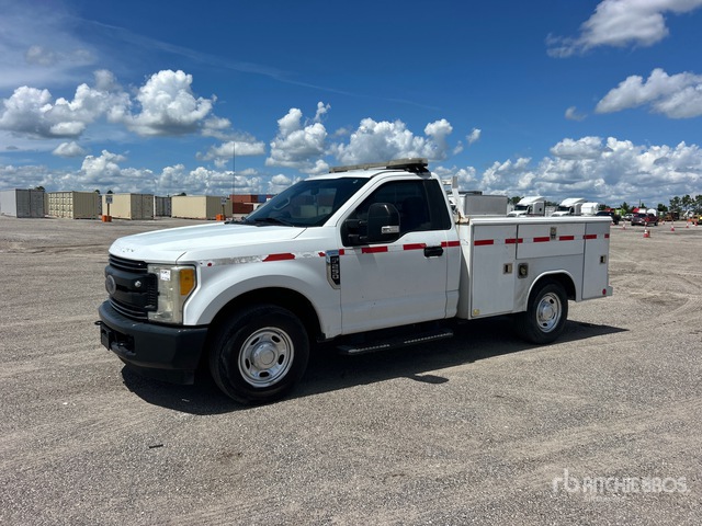 2017 Ford F-250 Utility Truck