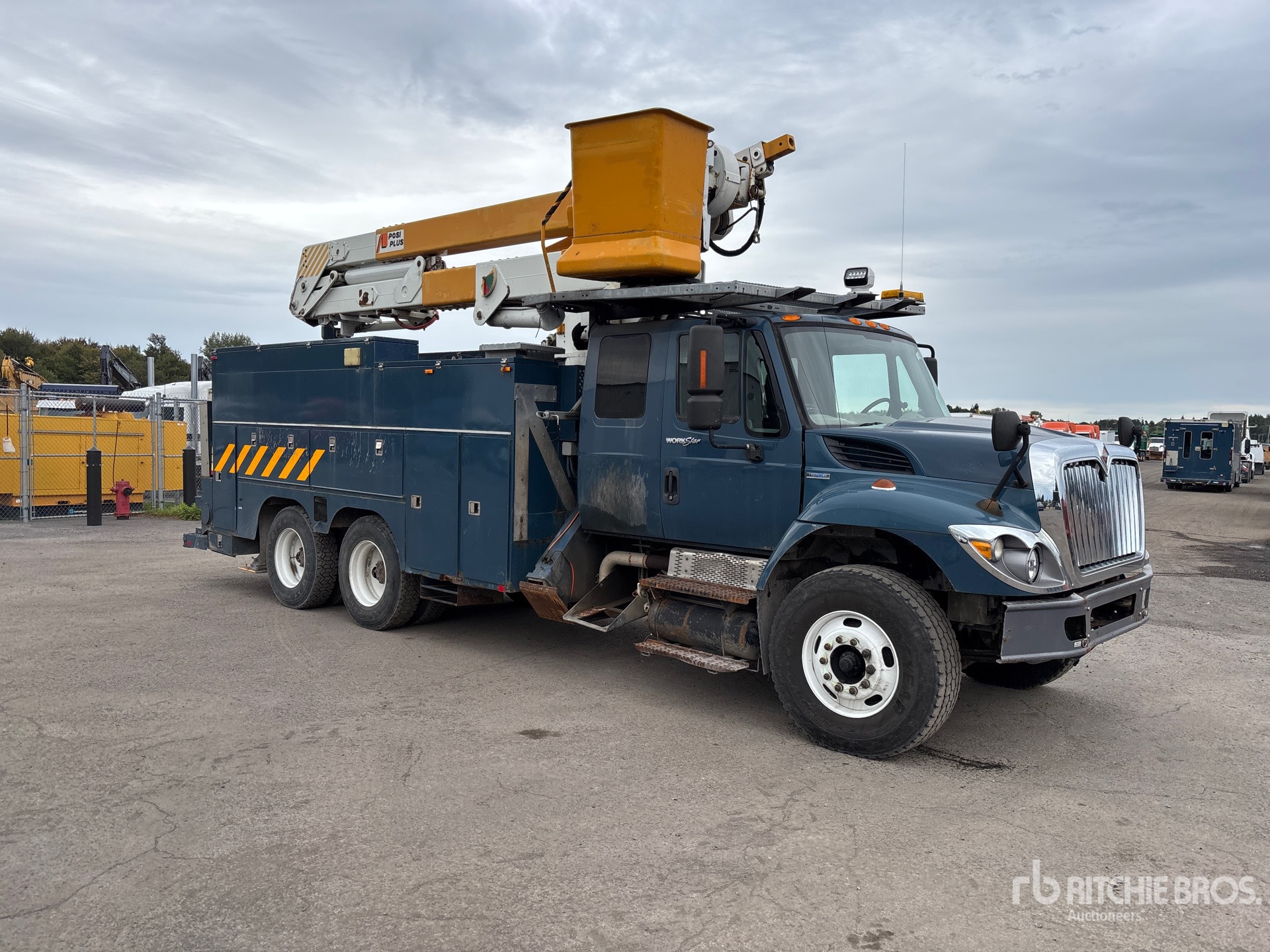 2008 International 7400 SBA
