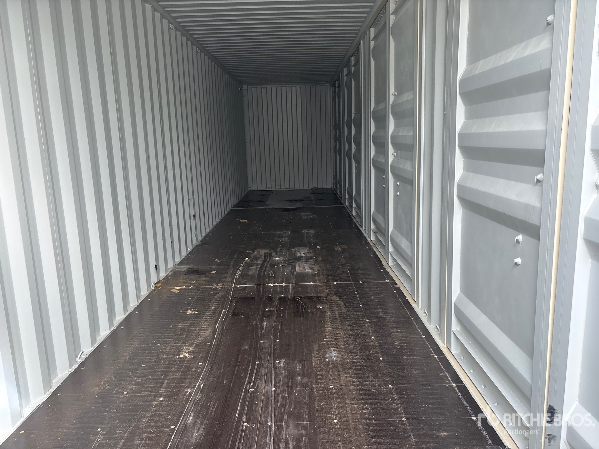 2026 LYALS 40 FT HIGH CUBE MULTI-DOOR