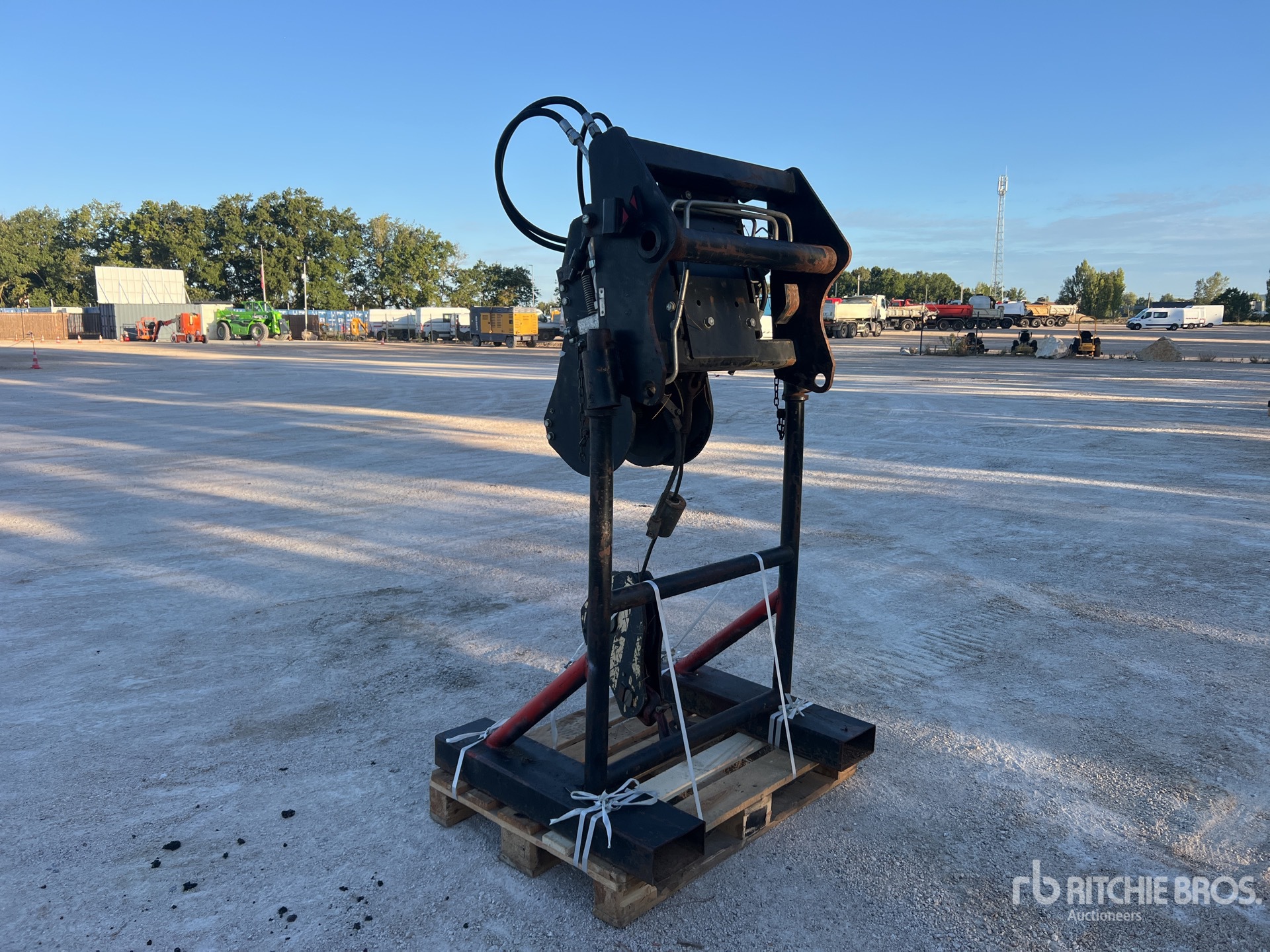 2012 Manitou 5 TON