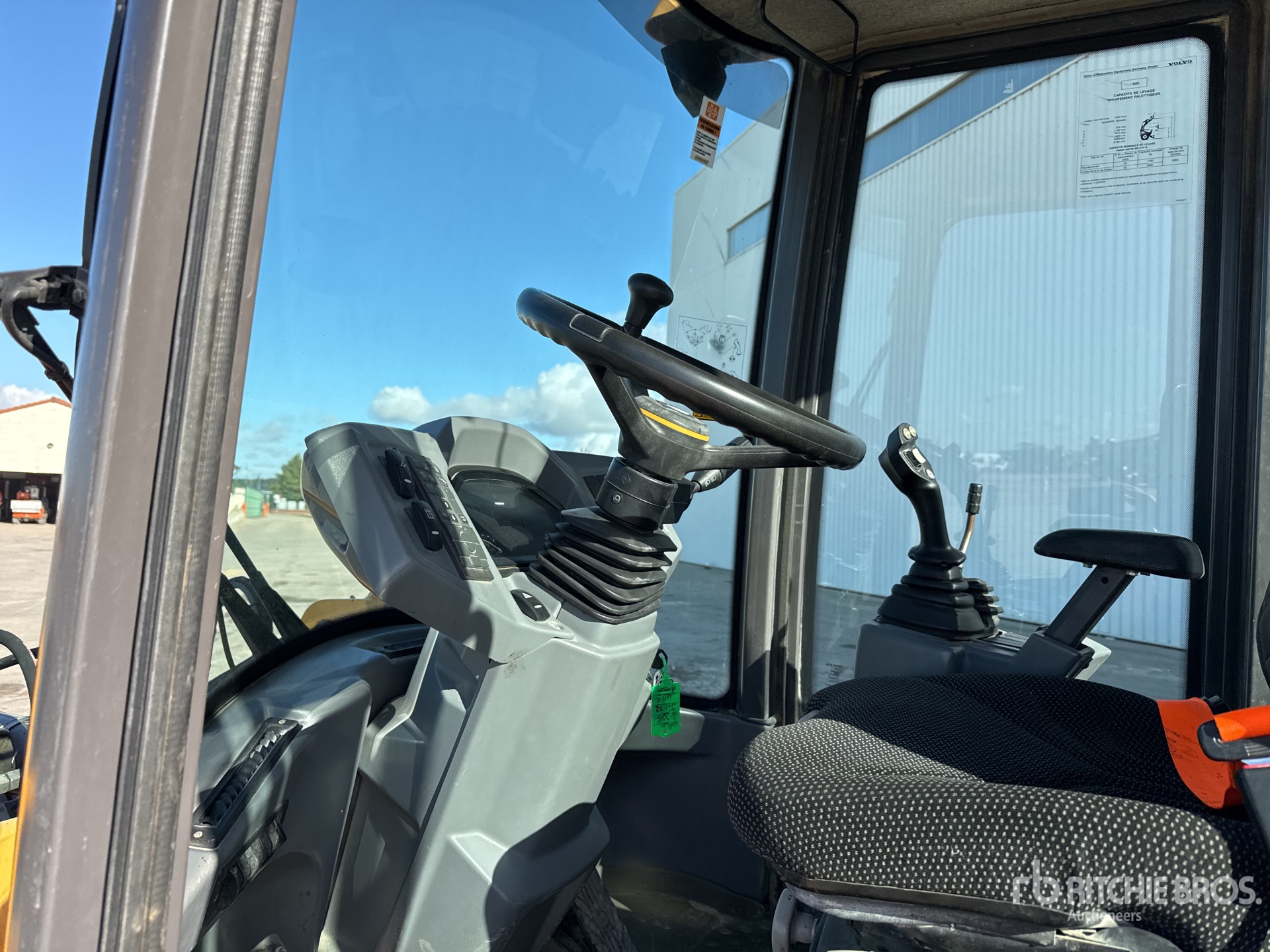2017 Volvo L30G