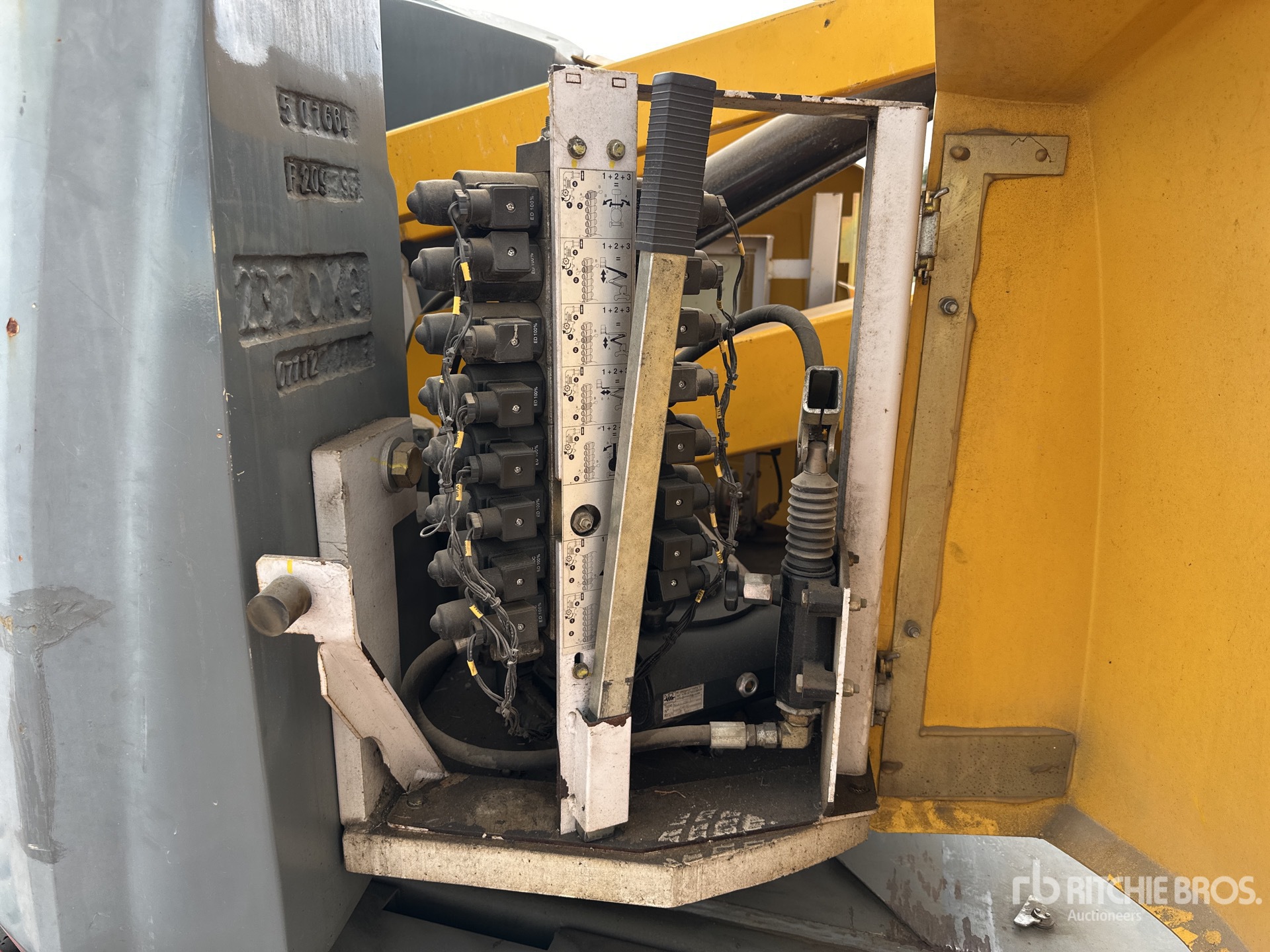 2008 Haulotte HA12IP