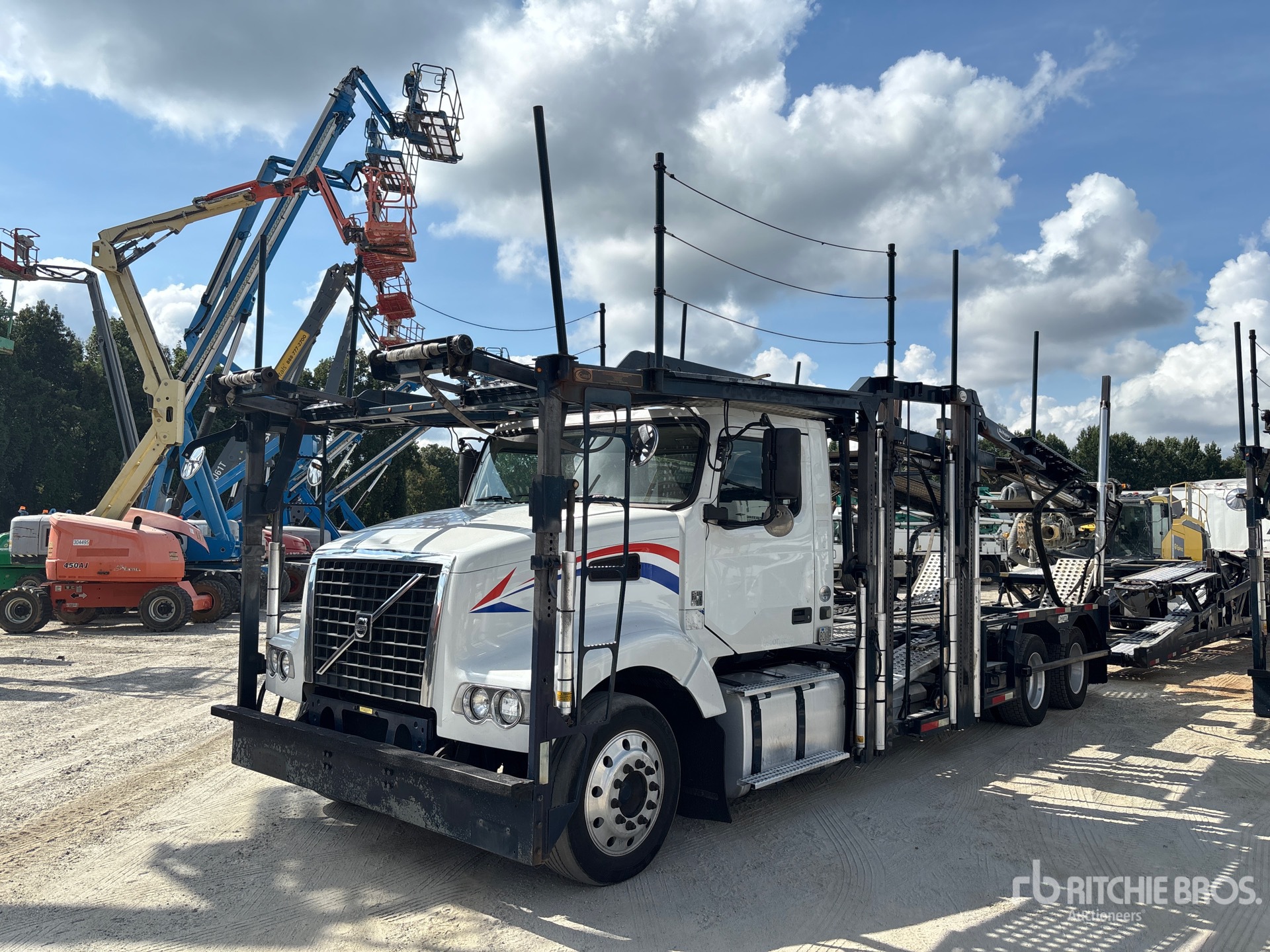 Photo of Volvo VNL