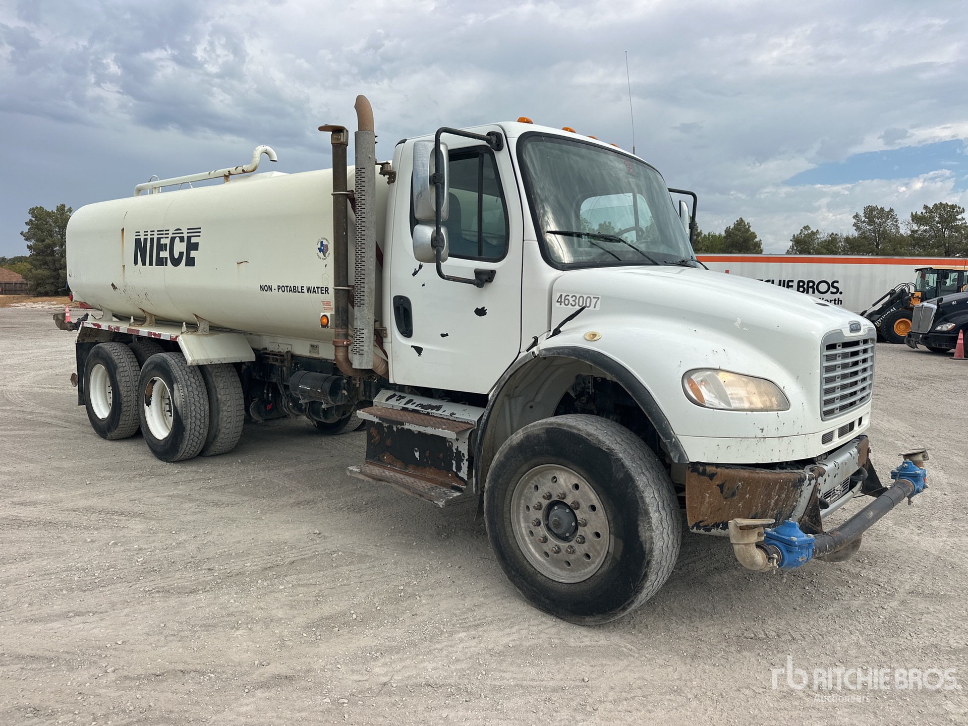2014 Freightliner M2 106