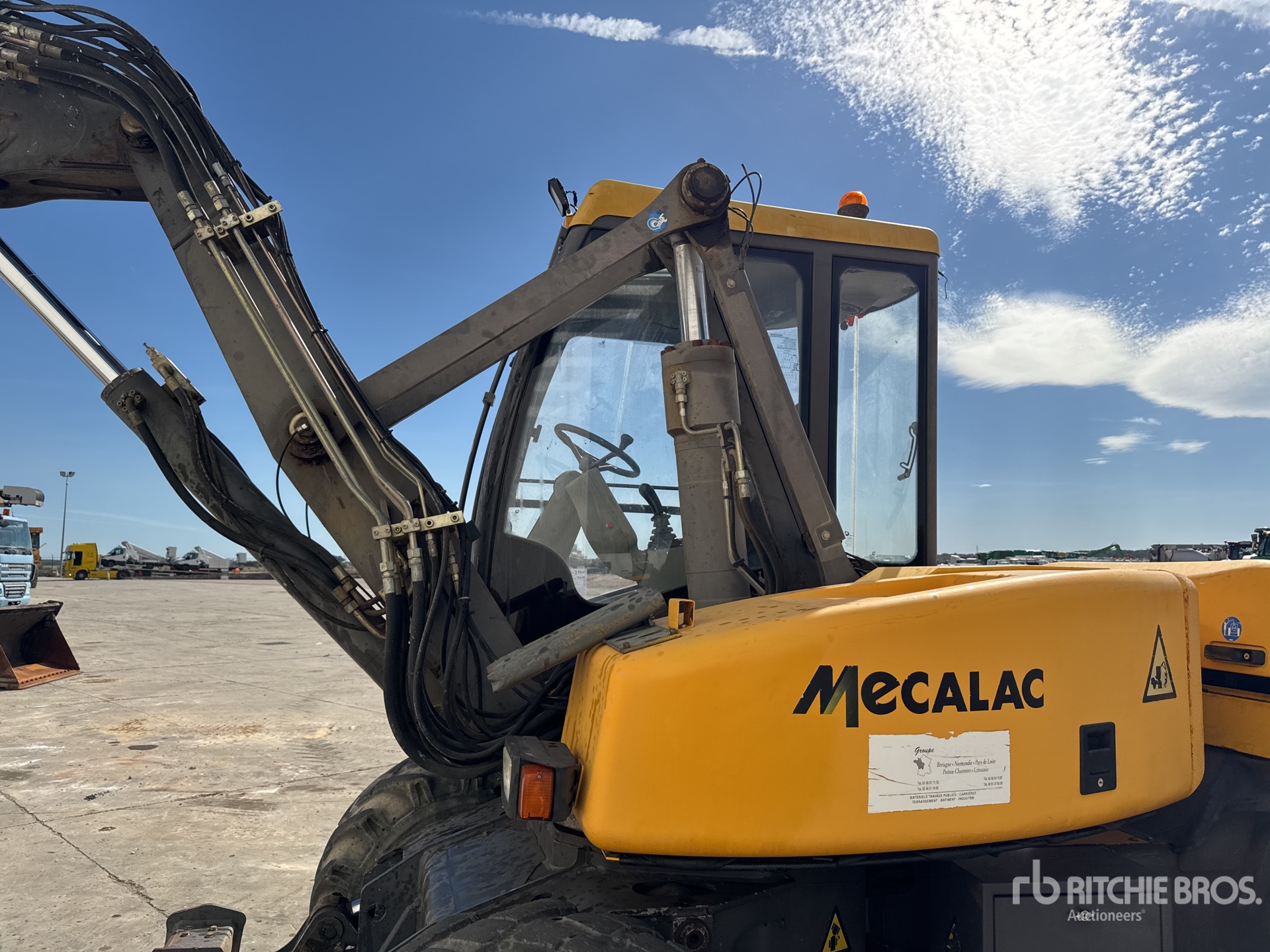 2005 Mecalac 12MXT